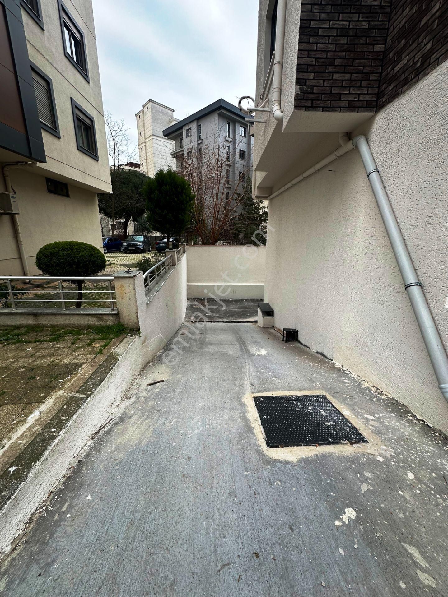 Dragos Orhantepe Sıfır Kapalı Otoparklı 190m2 Dublex Kiralık 4+2 - Görsel 32