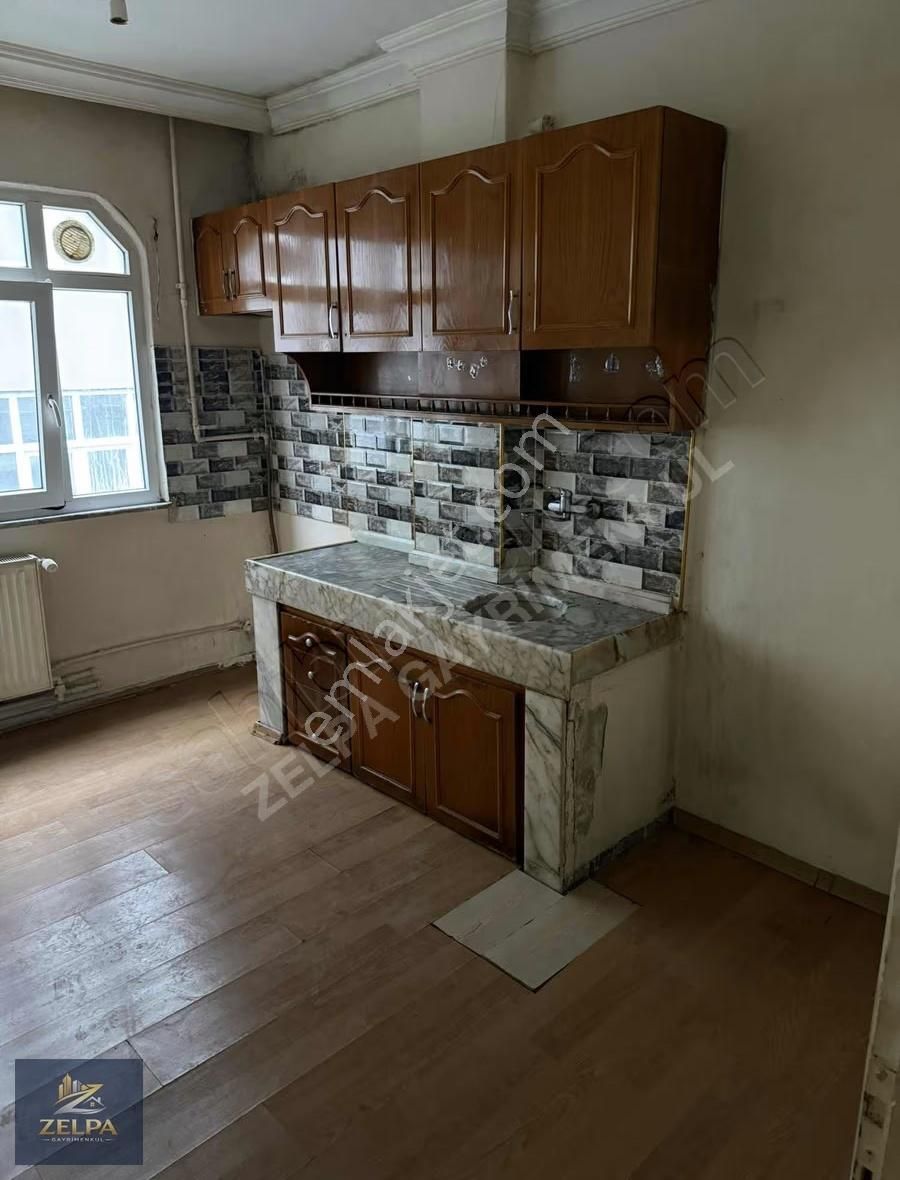 Karadeniz Mahallesinde Acil Acil Satılık 2+1 Ara Kat Daire - Görsel 3