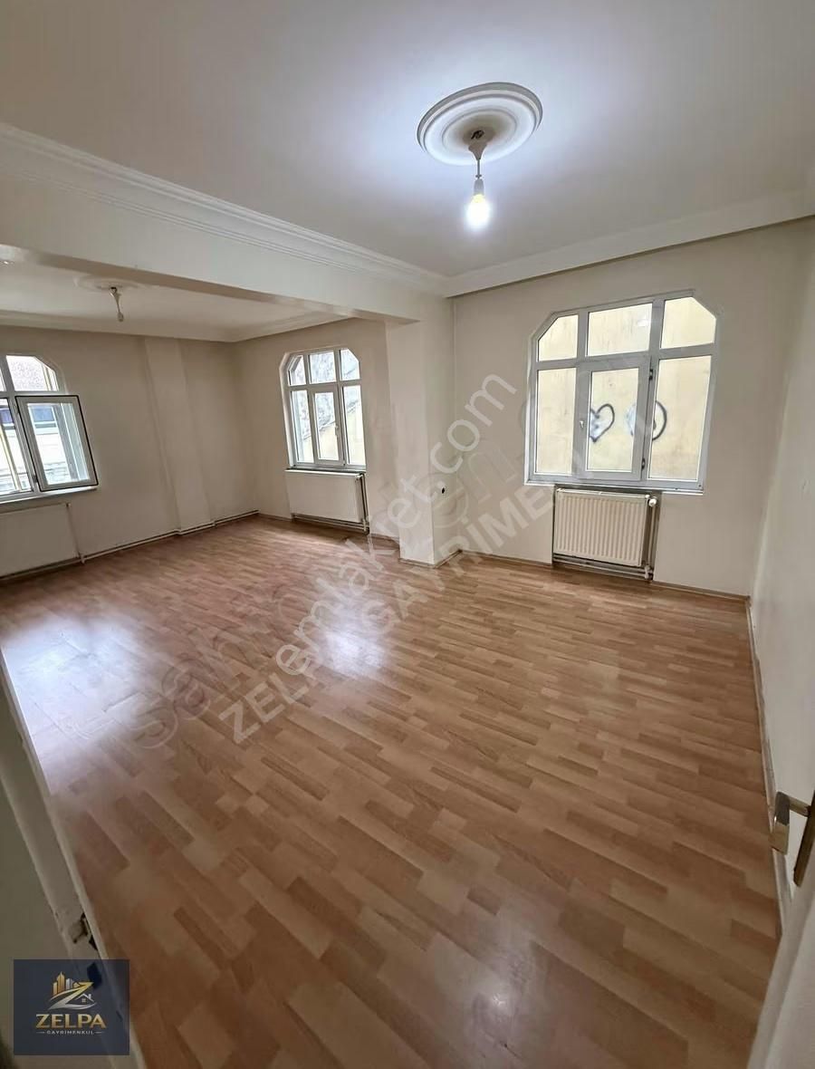 Karadeniz Mahallesinde Acil Acil Satılık 2+1 Ara Kat Daire