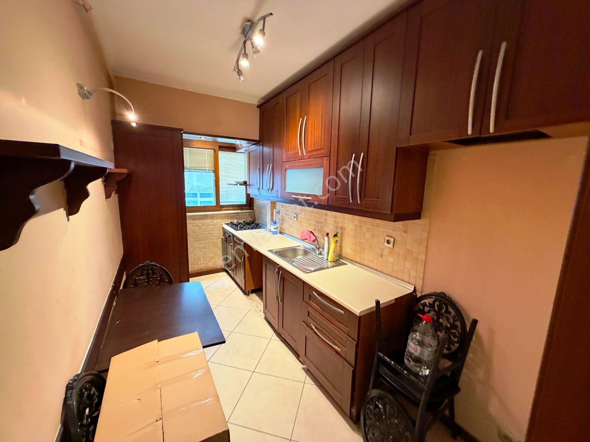 Şair Arşi Caddesi'nde 2.kat Balkonlu Otoparklı 120m2 Kiralık 3+1 - Görsel 18