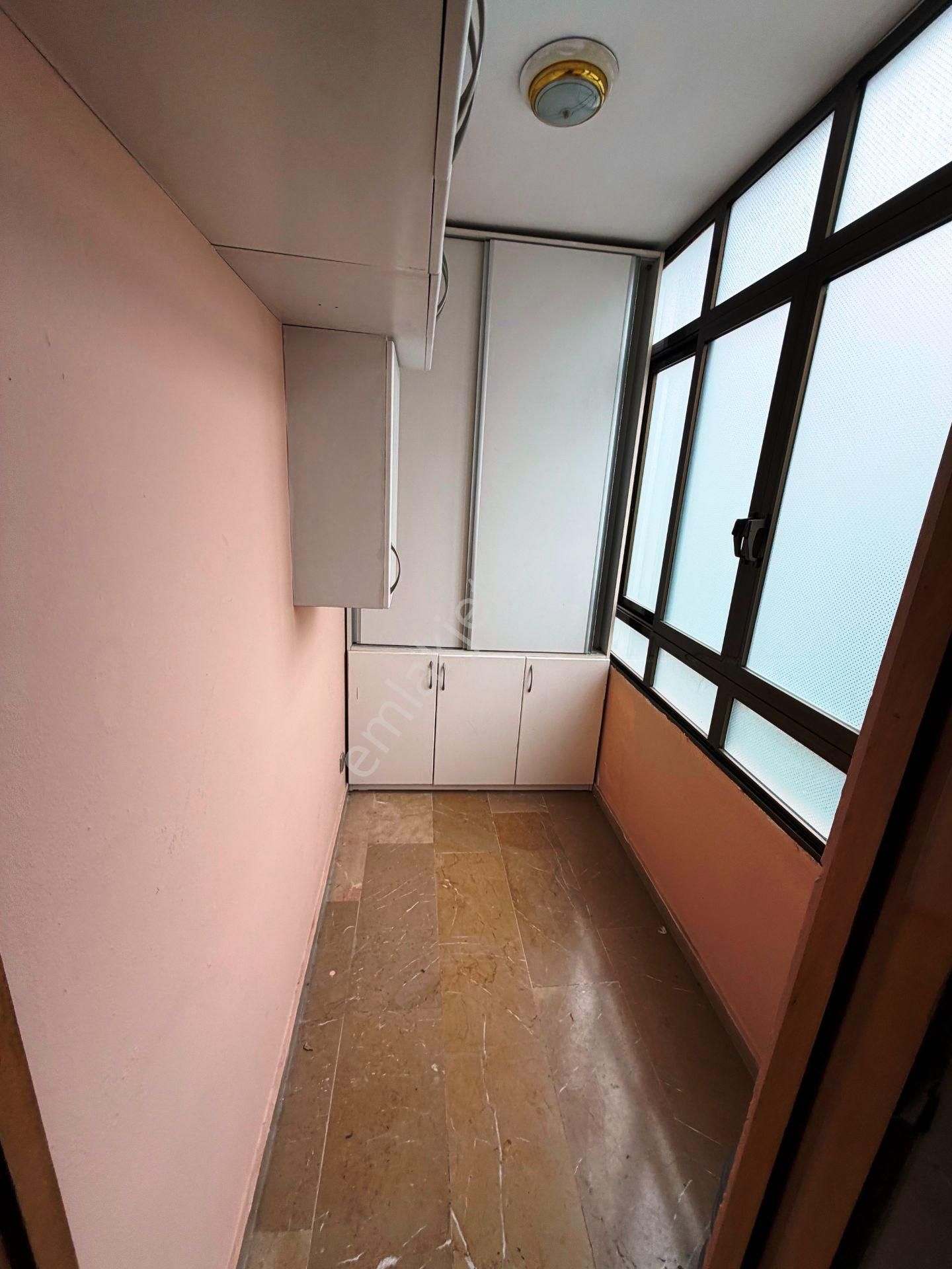 Şair Arşi Caddesi'nde 2.kat Balkonlu Otoparklı 120m2 Kiralık 3+1 - Görsel 25