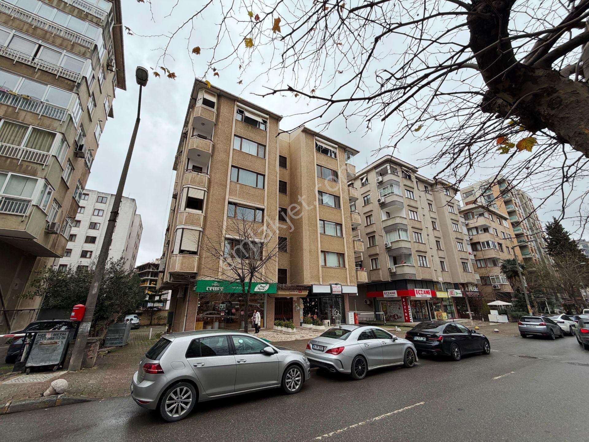Şair Arşi Caddesi'nde 2.kat Balkonlu Otoparklı 120m2 Kiralık 3+1 - Görsel 31