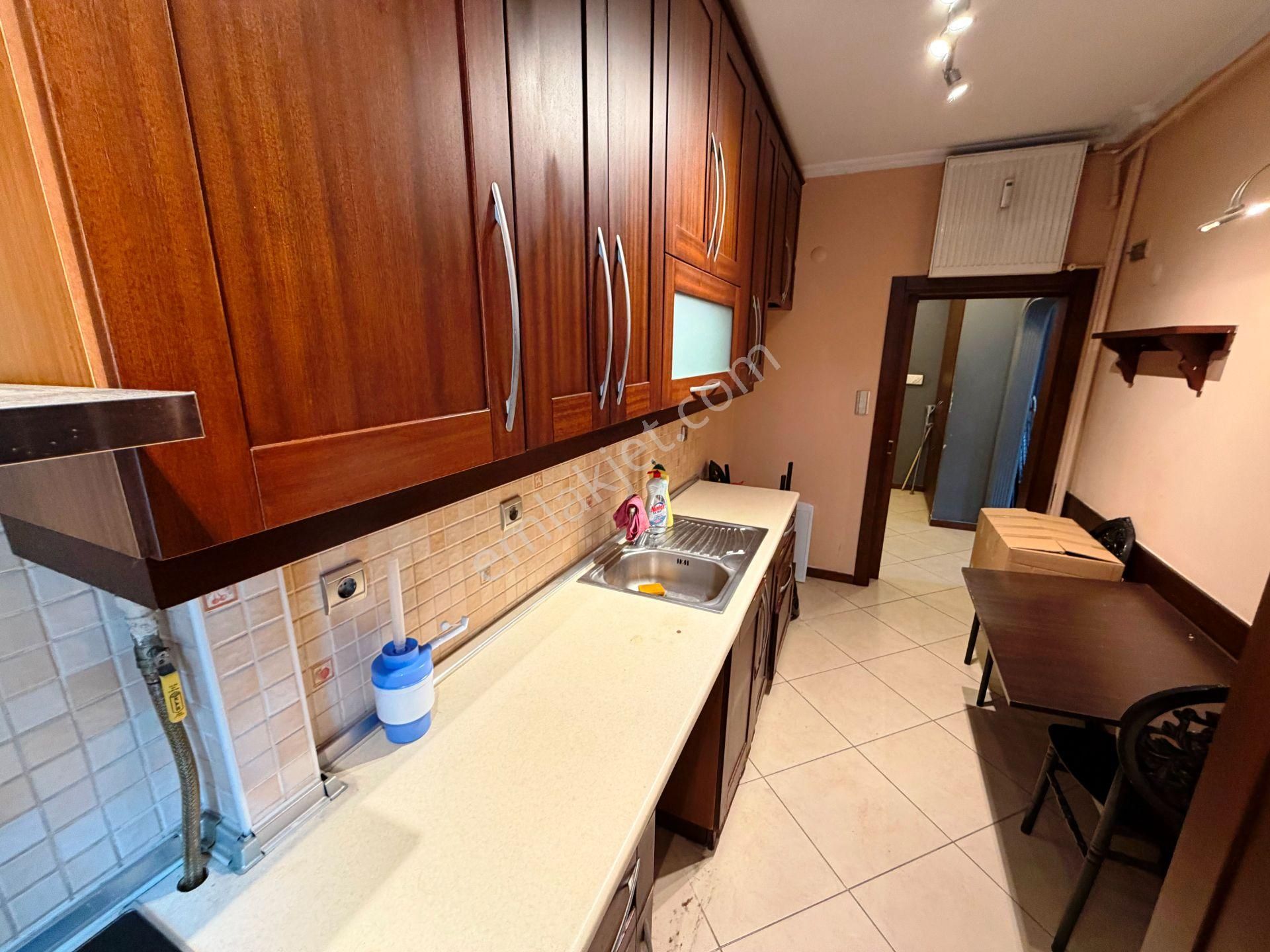 Şair Arşi Caddesi'nde 2.kat Balkonlu Otoparklı 120m2 Kiralık 3+1 - Görsel 21