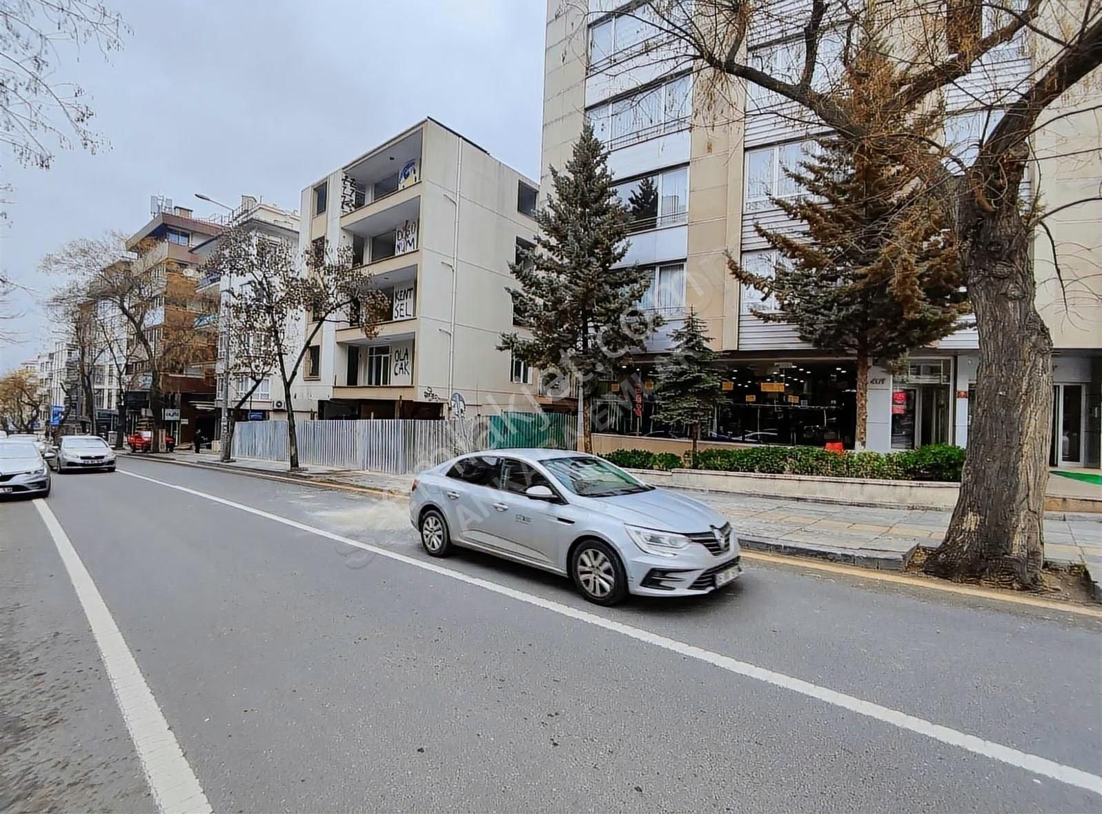 Ankara Emlak'tan Esat'ta 2+1 Full Yapılı Geniş Satılık Daire - Görsel 21