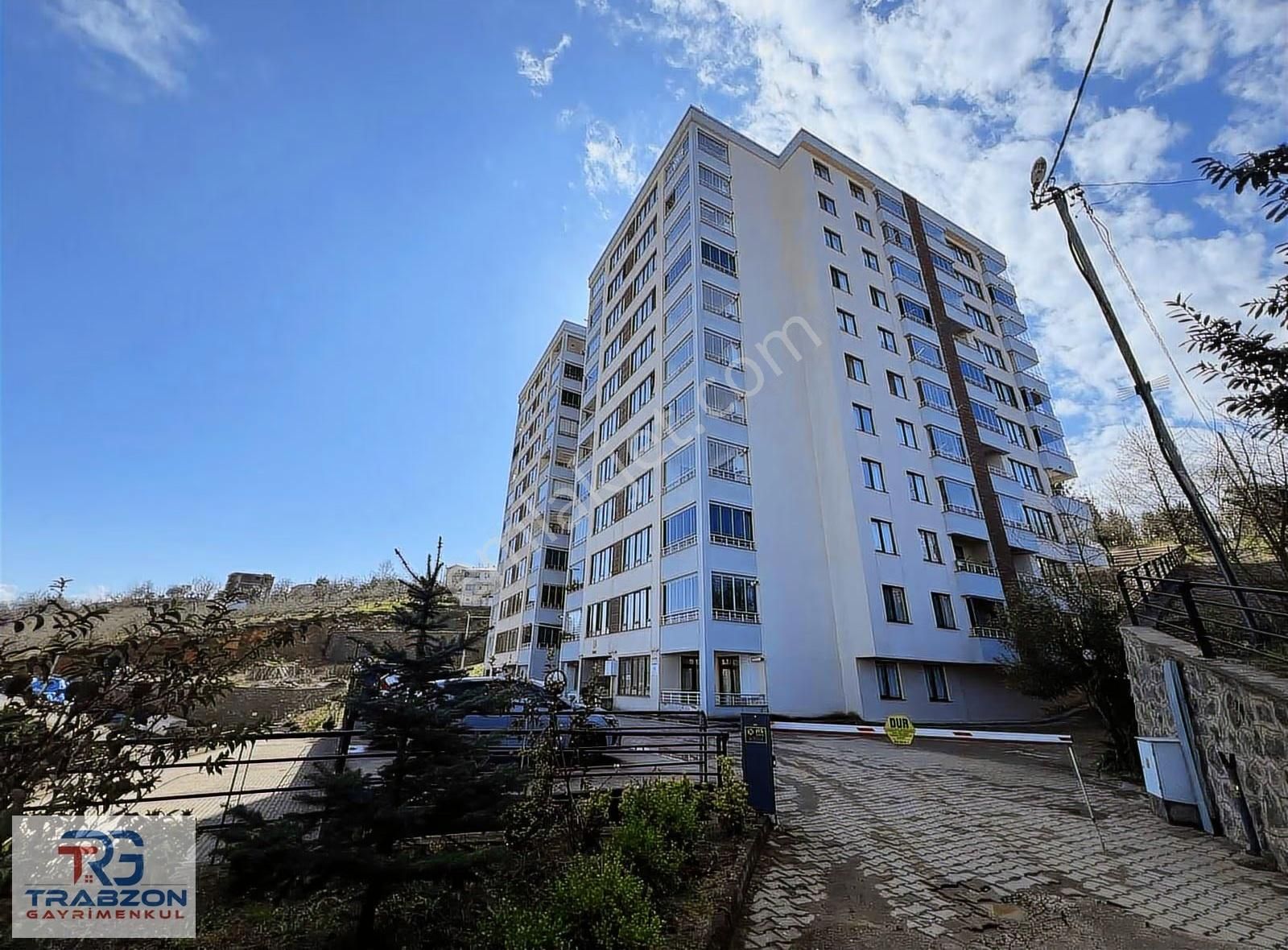 Kaşüstü'nde Satılık Ful Deniz Manzaralı Fırsat Daire