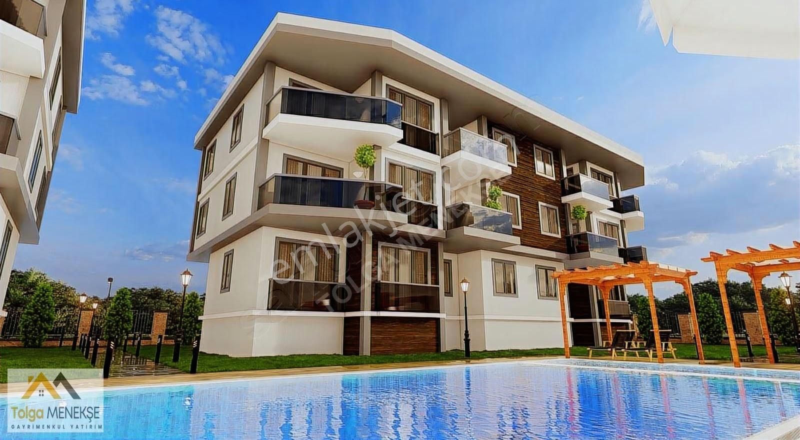 Kumbağ'da Havuzlu Sitede Denize 500m Çift Balkonlu Ultra Lüx 2+1