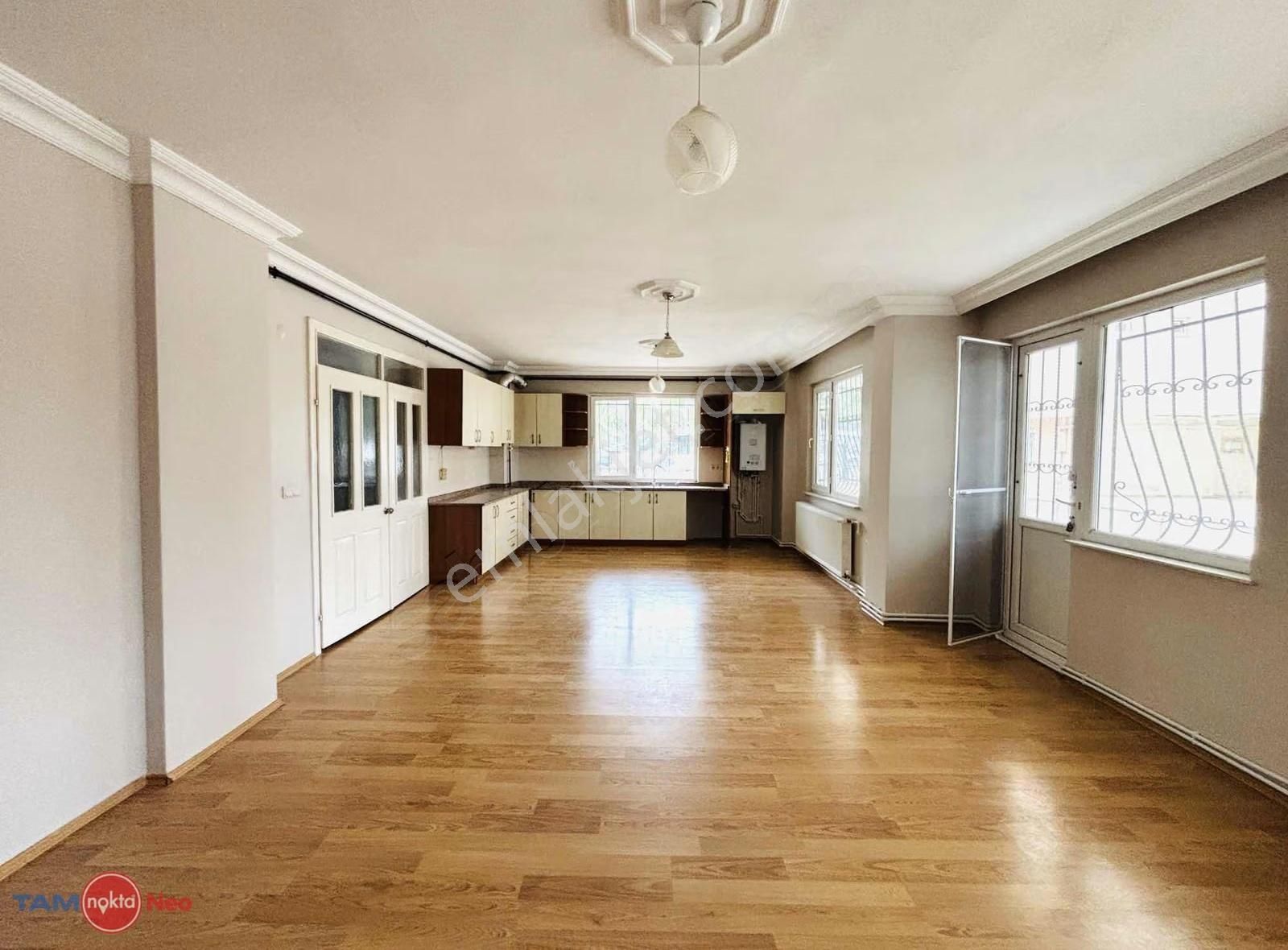 Meydankavağı Mah 12.cad Adım Mesafede Satılık 2+1 Geniş Daire - Görsel 9