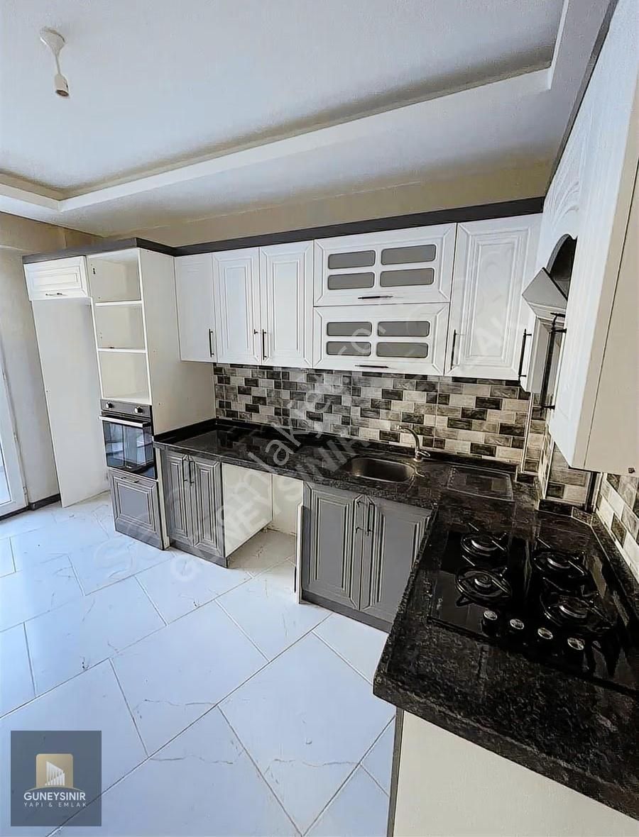 Çimenlik Cad. Cepheli Arakat Önü Açık 3+1