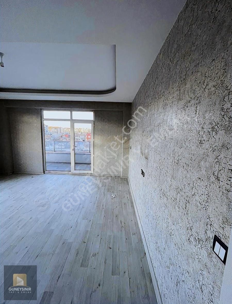 Çimenlik Cad. Cepheli Arakat Önü Açık 3+1 - Görsel 12