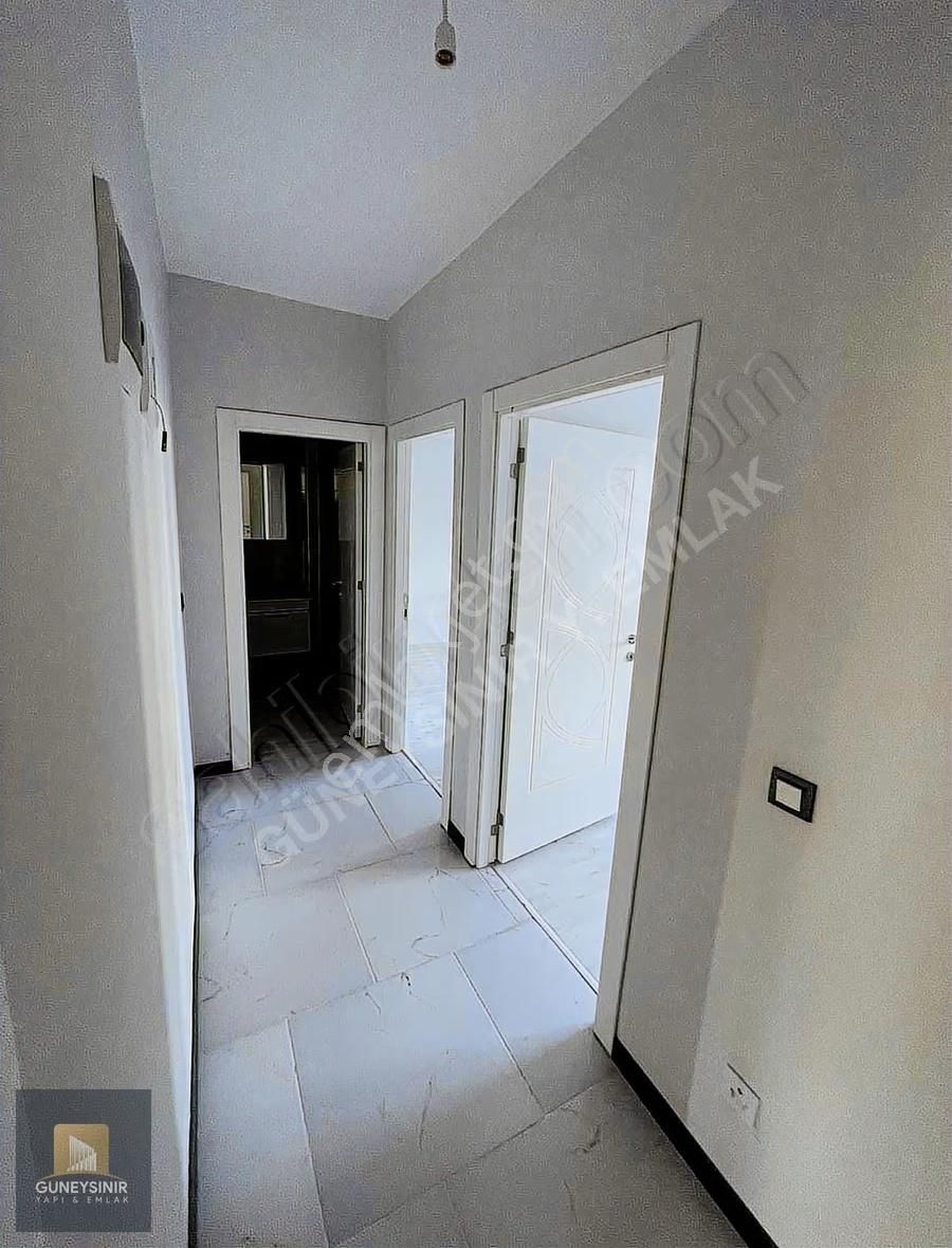Çimenlik Cad. Cepheli Arakat Önü Açık 3+1 - Görsel 11