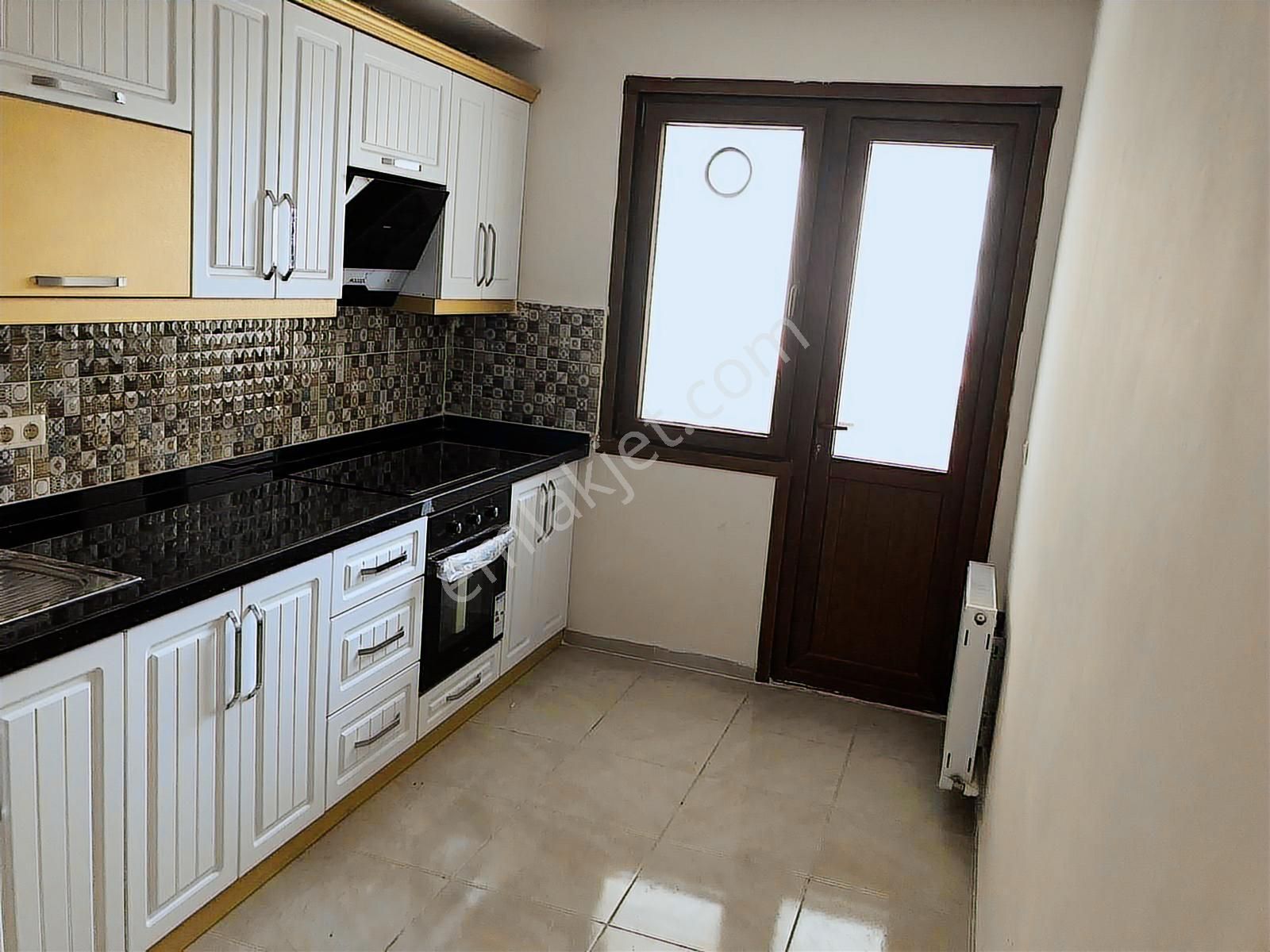 Cadde Cephe Kiralık Kombili 2+1 Daire Markete Pazara Okula Yakın - Görsel 11