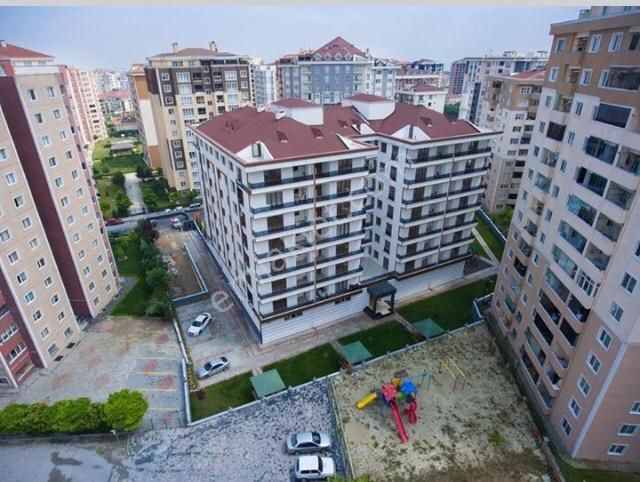 Cadde Cephe Kiralık Kombili 2+1 Daire Markete Pazara Okula Yakın