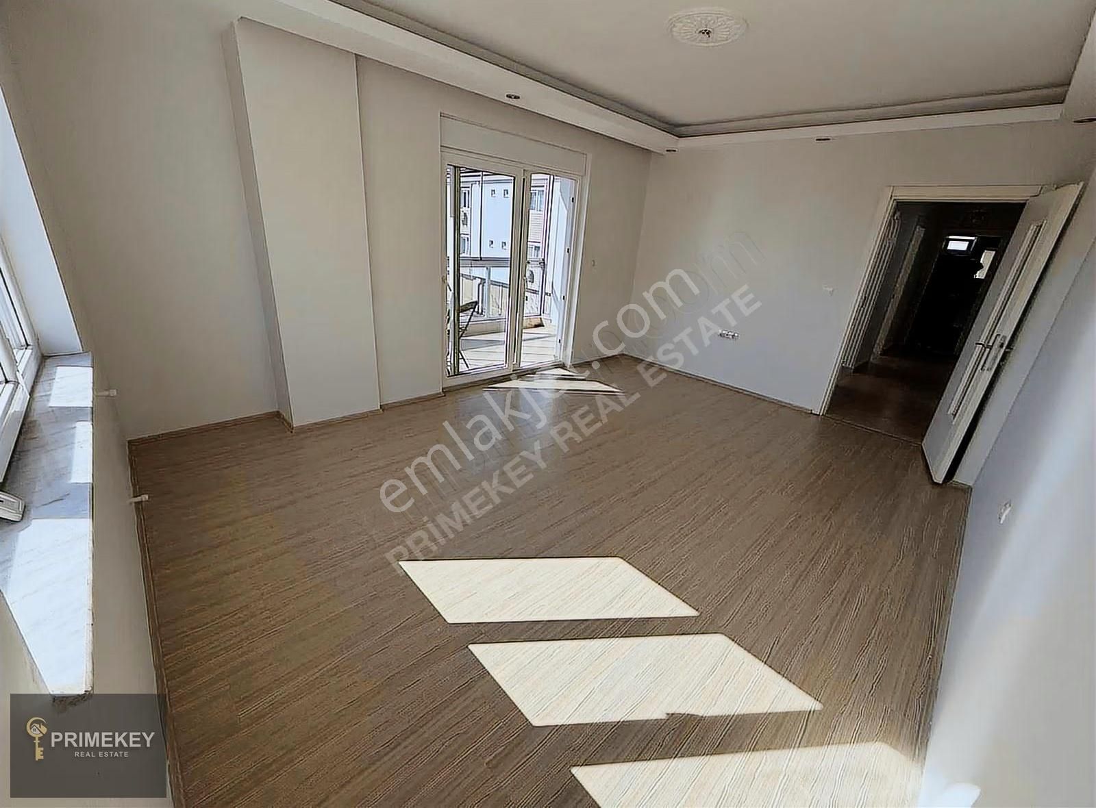 Sütçüler Mah 3+1 3.kat Üstü Çatılı Tramvayın Dibinde Satılık.