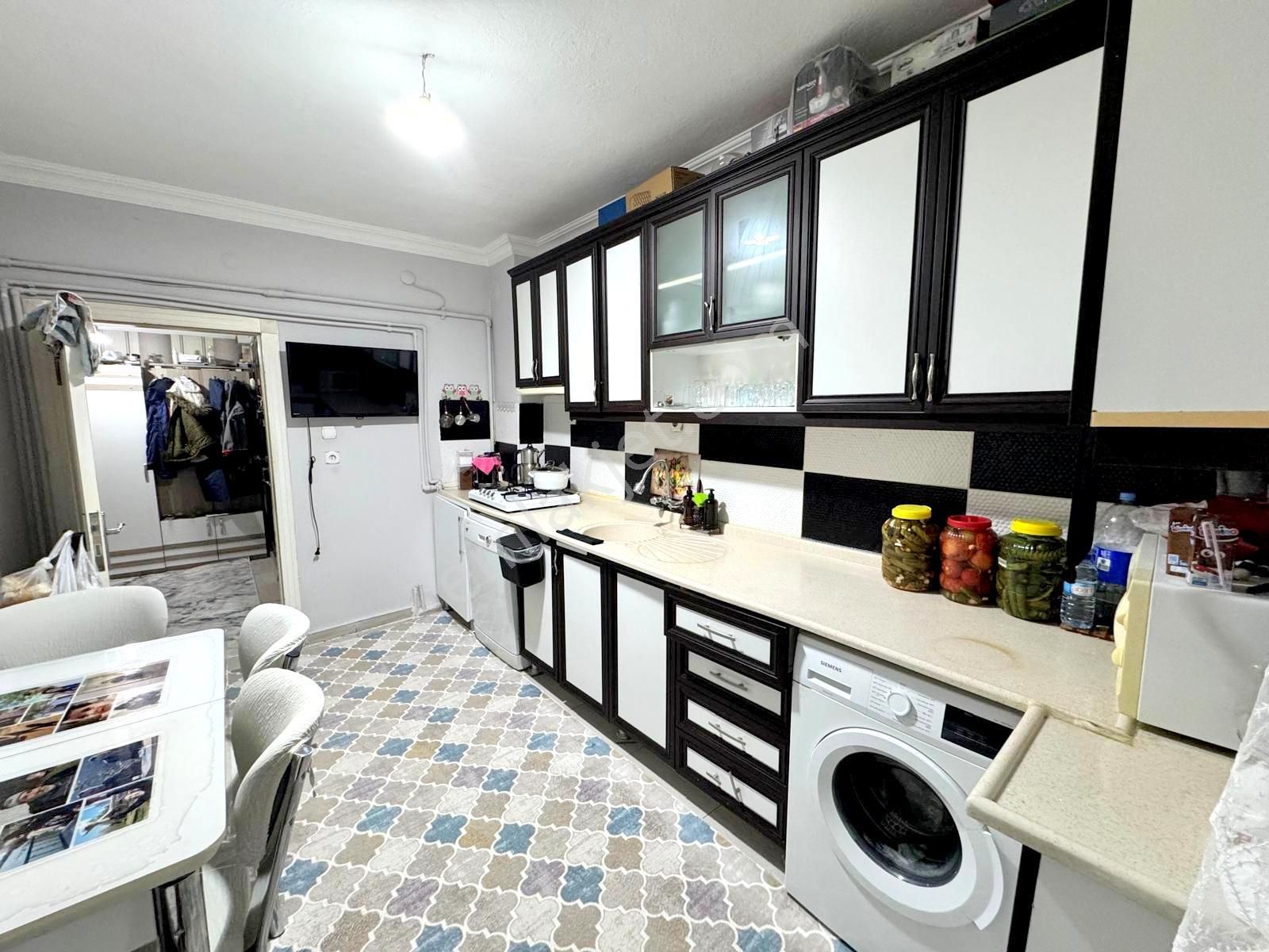 Emre Emlaktan Topçu Mahallesinde İstasyon Caddesi Yakını Satılık 3+1 Daire - Görsel 3