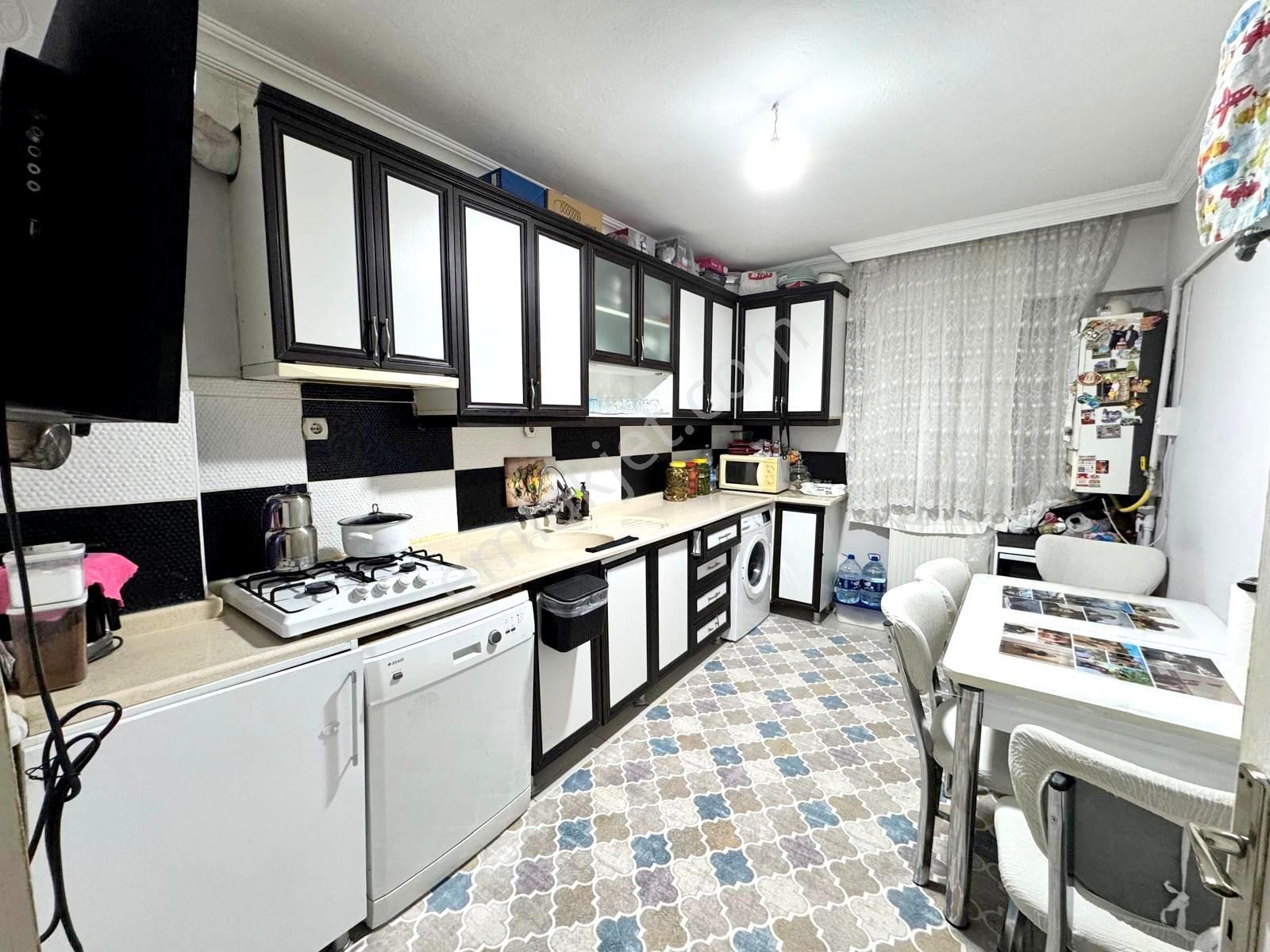 Emre Emlaktan Topçu Mahallesinde İstasyon Caddesi Yakını Satılık 3+1 Daire - Görsel 2