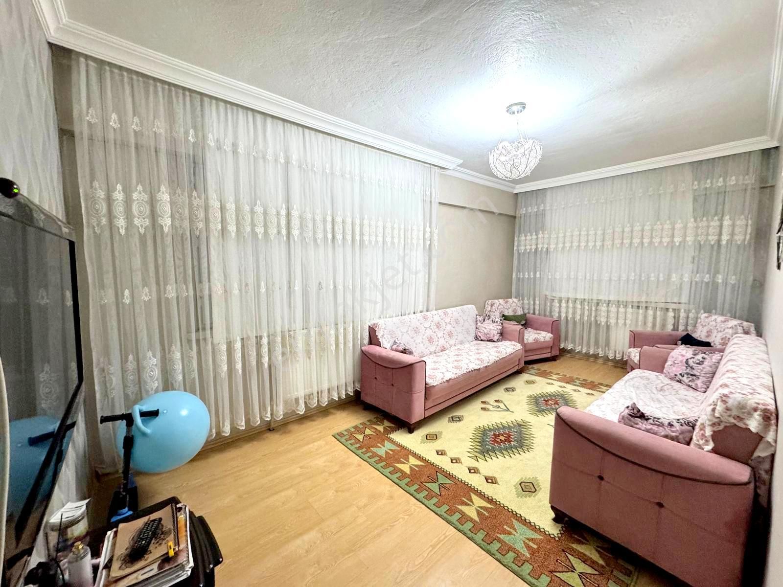 Emre Emlaktan Topçu Mahallesinde İstasyon Caddesi Yakını Satılık 3+1 Daire - Görsel 5