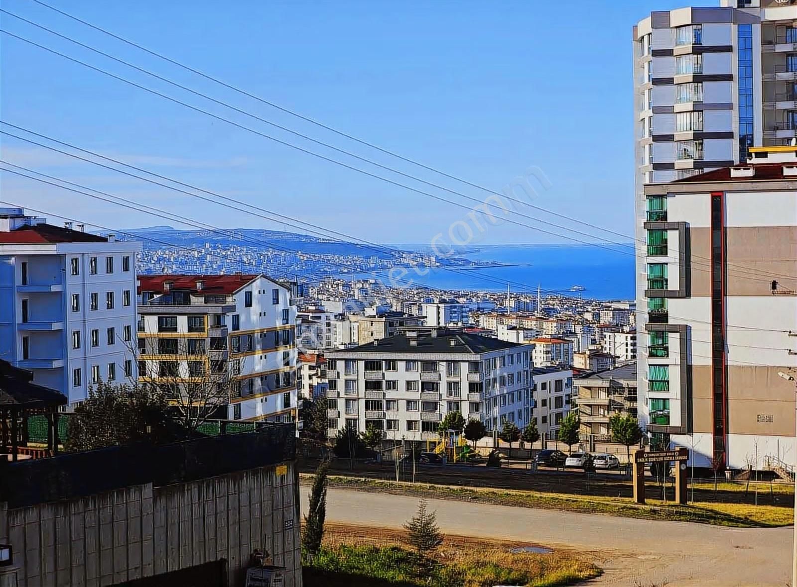 Satılık 2+1 Atakum Gökdelenler'de Site İçinde Deniz Manzaralı