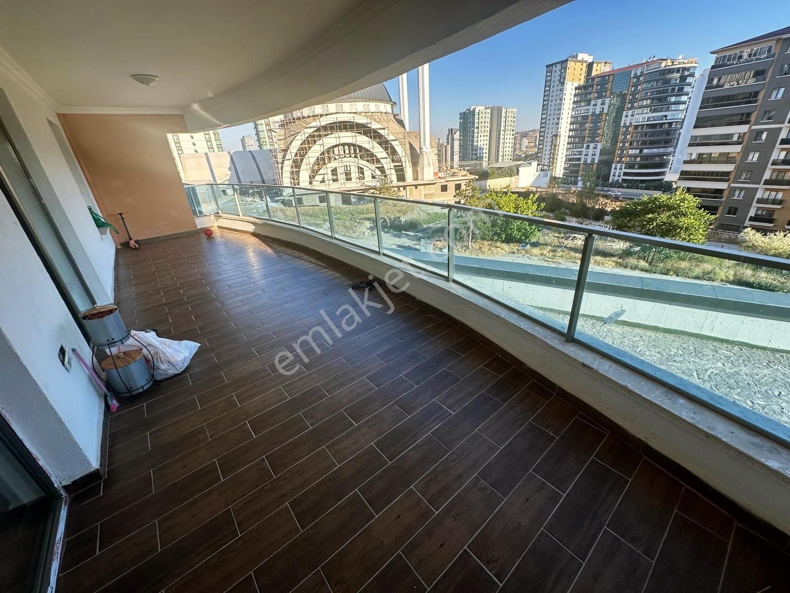 Fuat Çetin'den Çift Bloklu Site İçerisinde 4+1 Yerden Isıtmalı - Görsel 33