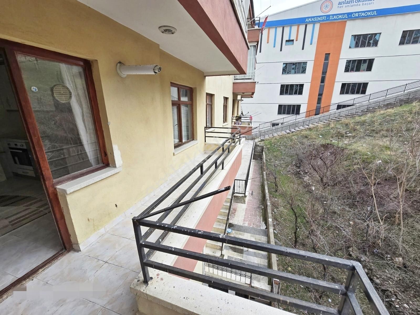 Fuat Çetin'den Ayvalı Merkez De Genç Bina Da Orta Kat Yapılı 2+1 - Görsel 9