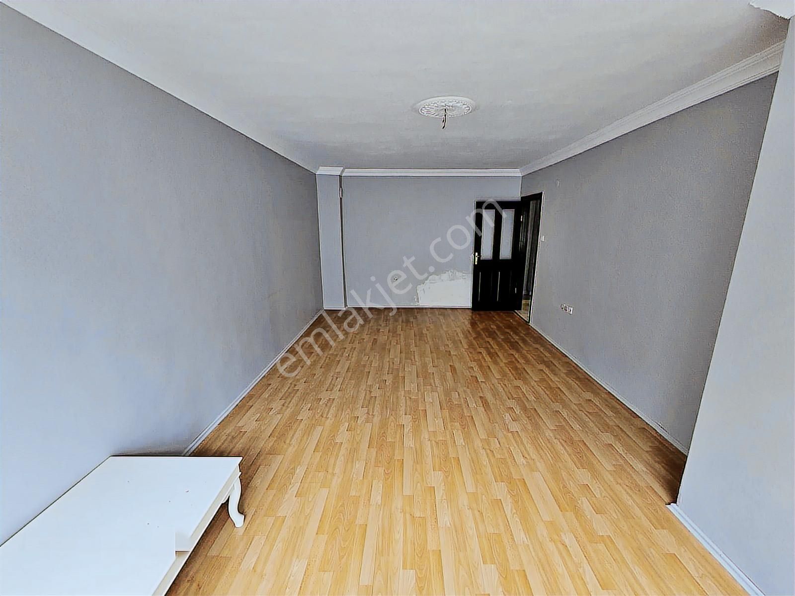 Fuat Çetin'den Ayvalı Merkez De Genç Bina Da Orta Kat Yapılı 2+1 - Görsel 2