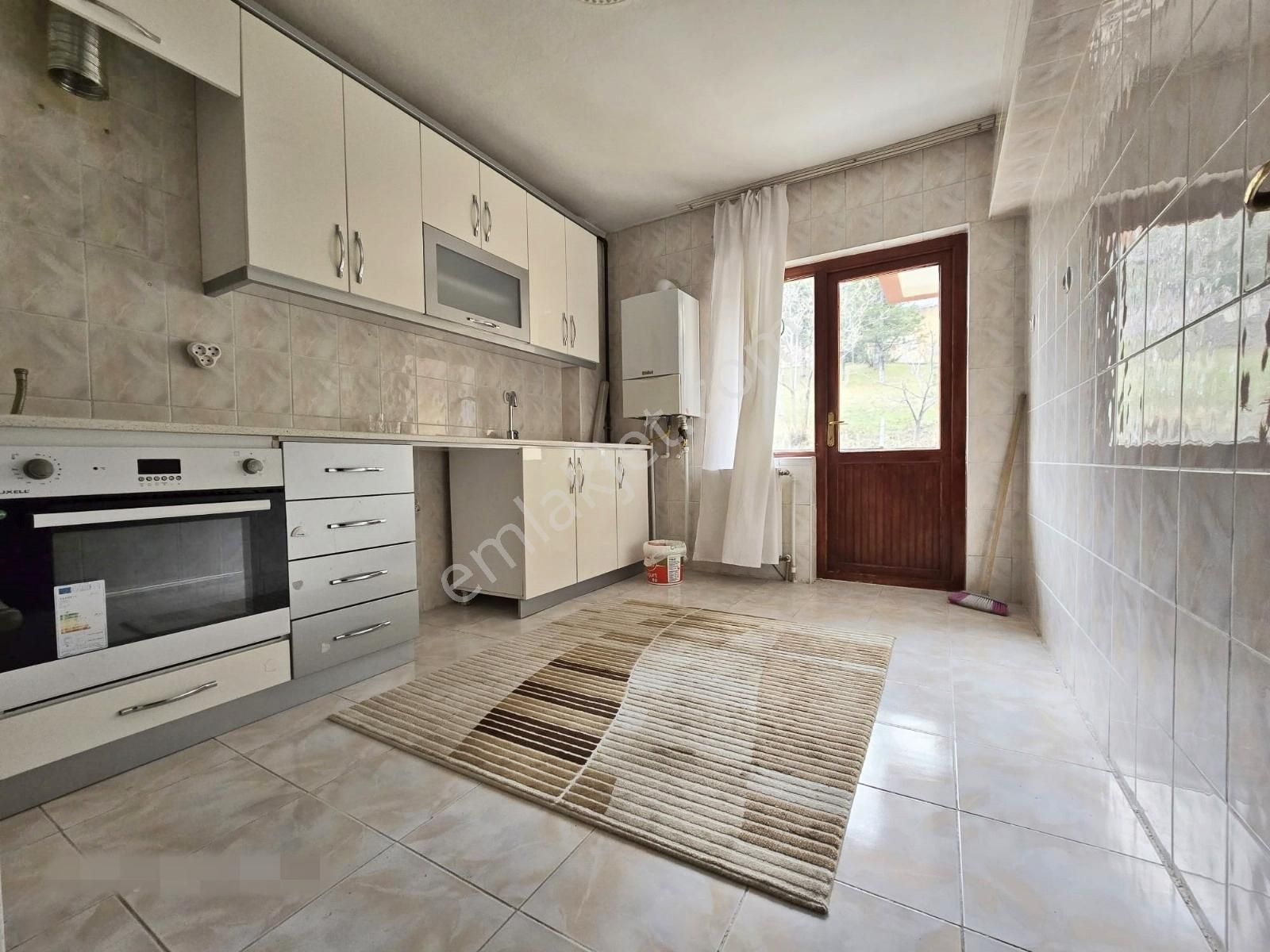 Fuat Çetin'den Ayvalı Merkez De Genç Bina Da Orta Kat Yapılı 2+1 - Görsel 5