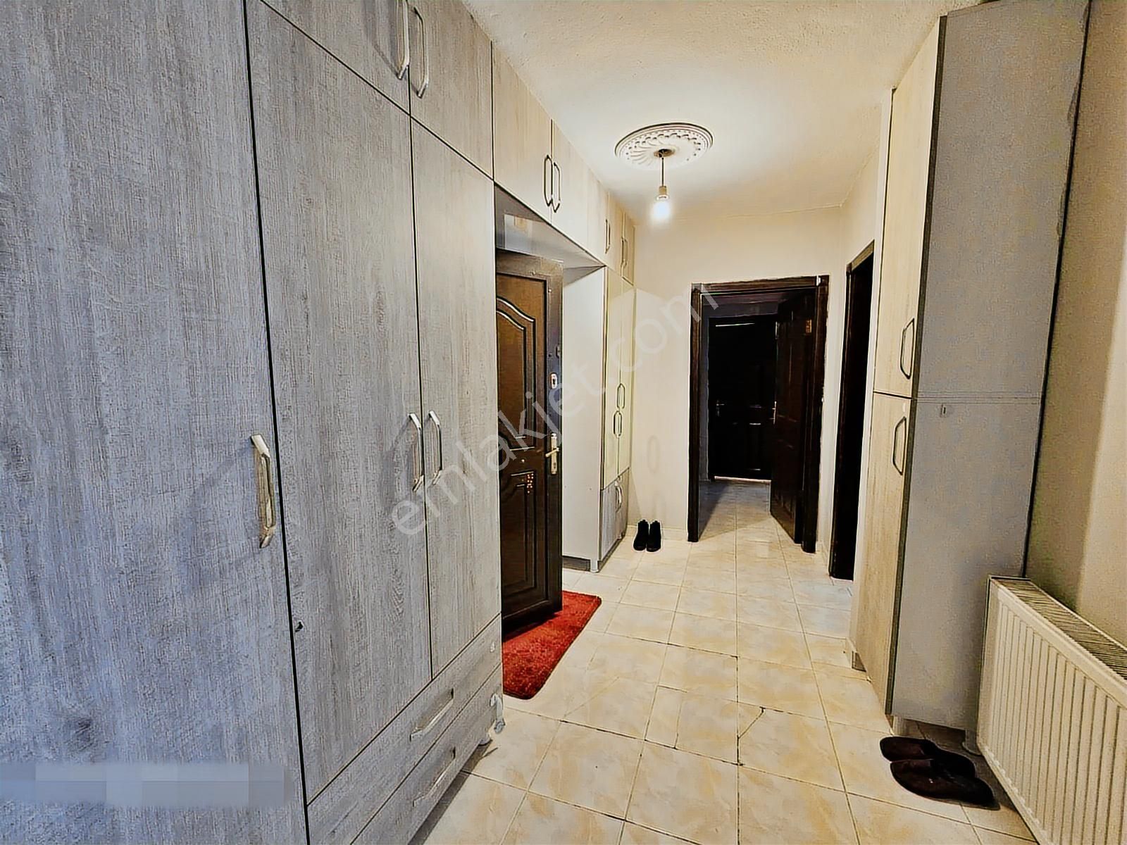 Fuat Çetin'den Ayvalı Merkez De Genç Bina Da Orta Kat Yapılı 2+1 - Görsel 4