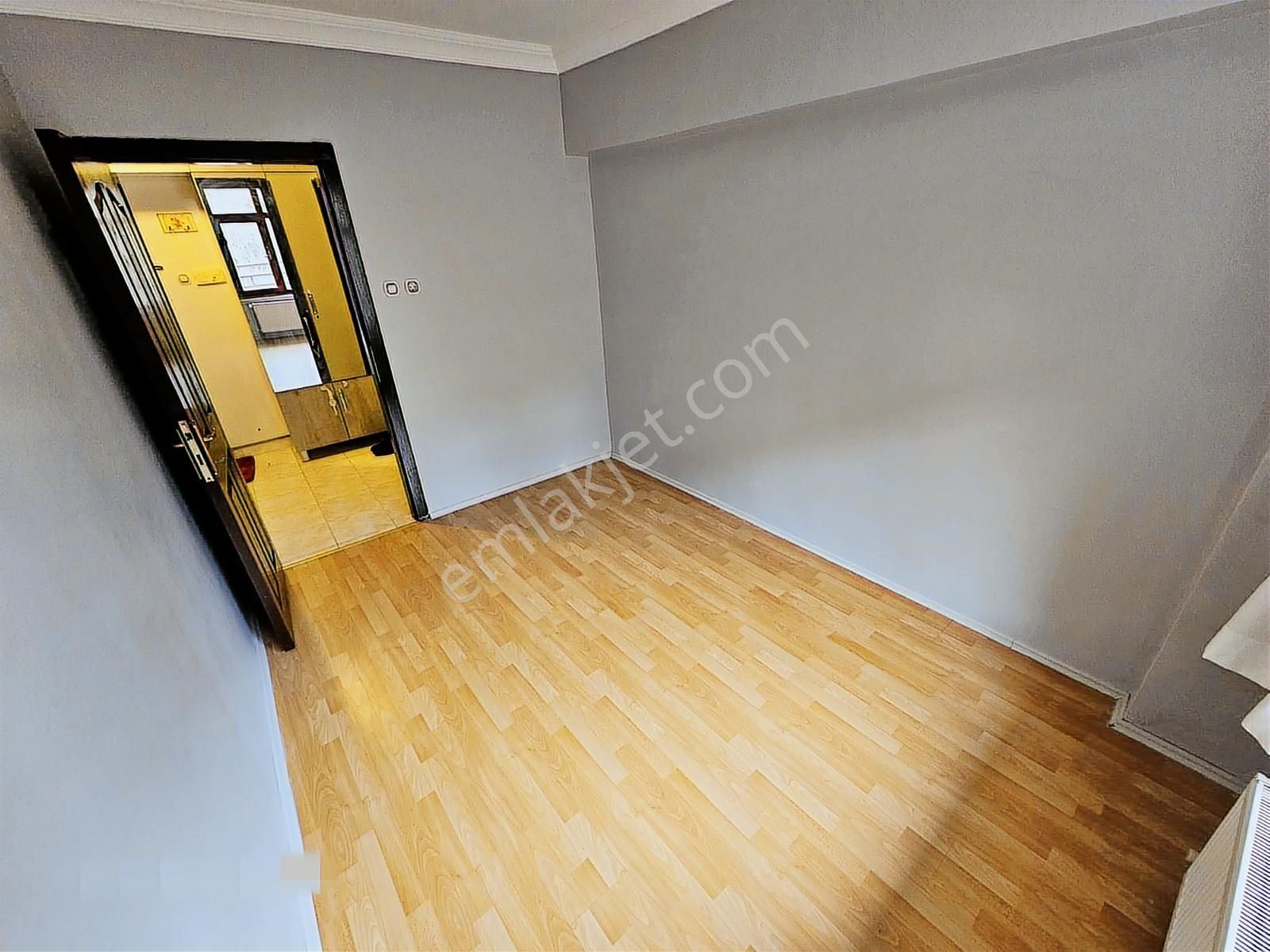 Fuat Çetin'den Ayvalı Merkez De Genç Bina Da Orta Kat Yapılı 2+1 - Görsel 26