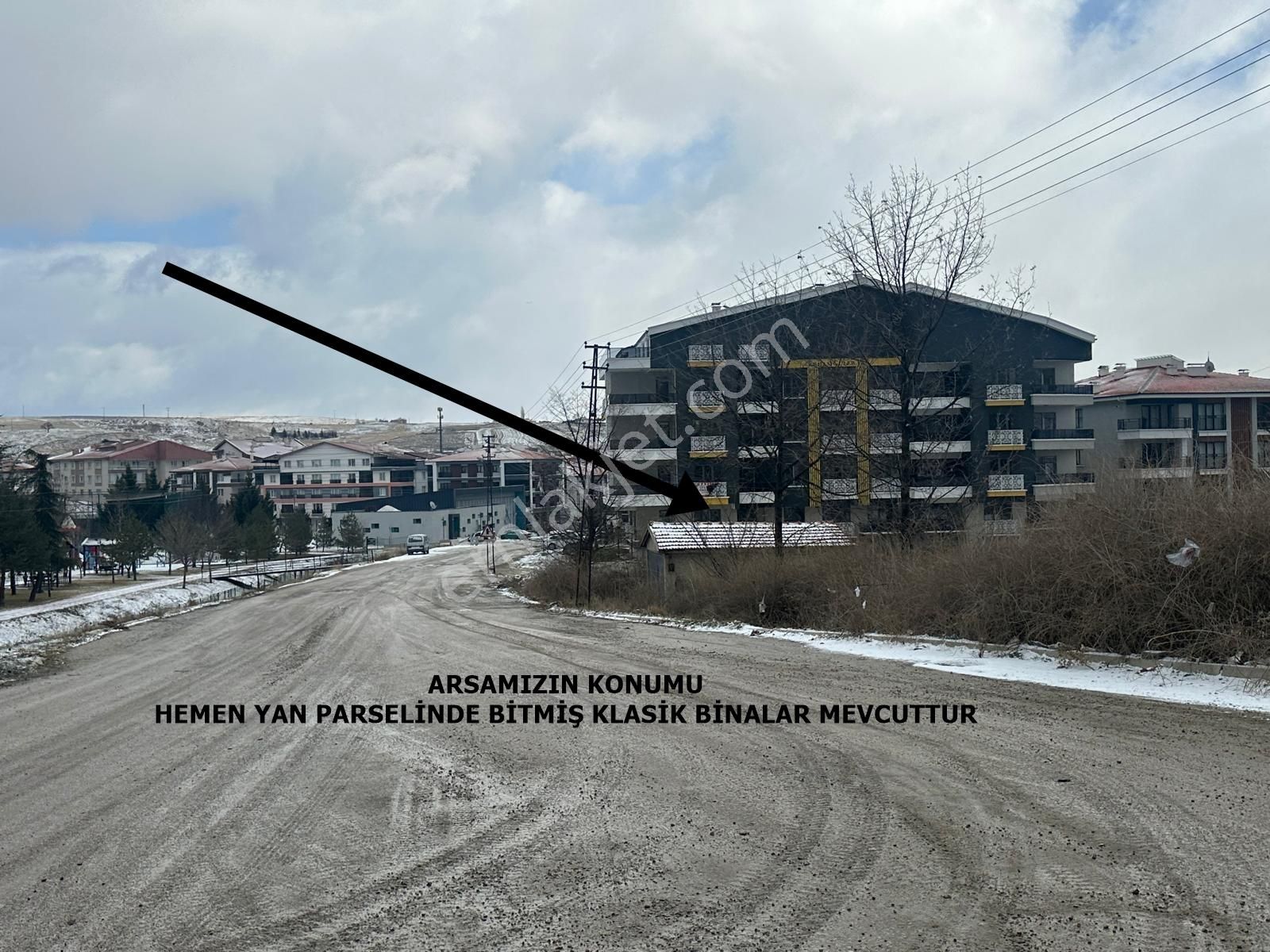 Fuat Çetin'den Süper Konumlu 1.6 Emsal Site Arsası Caddeye 300 M