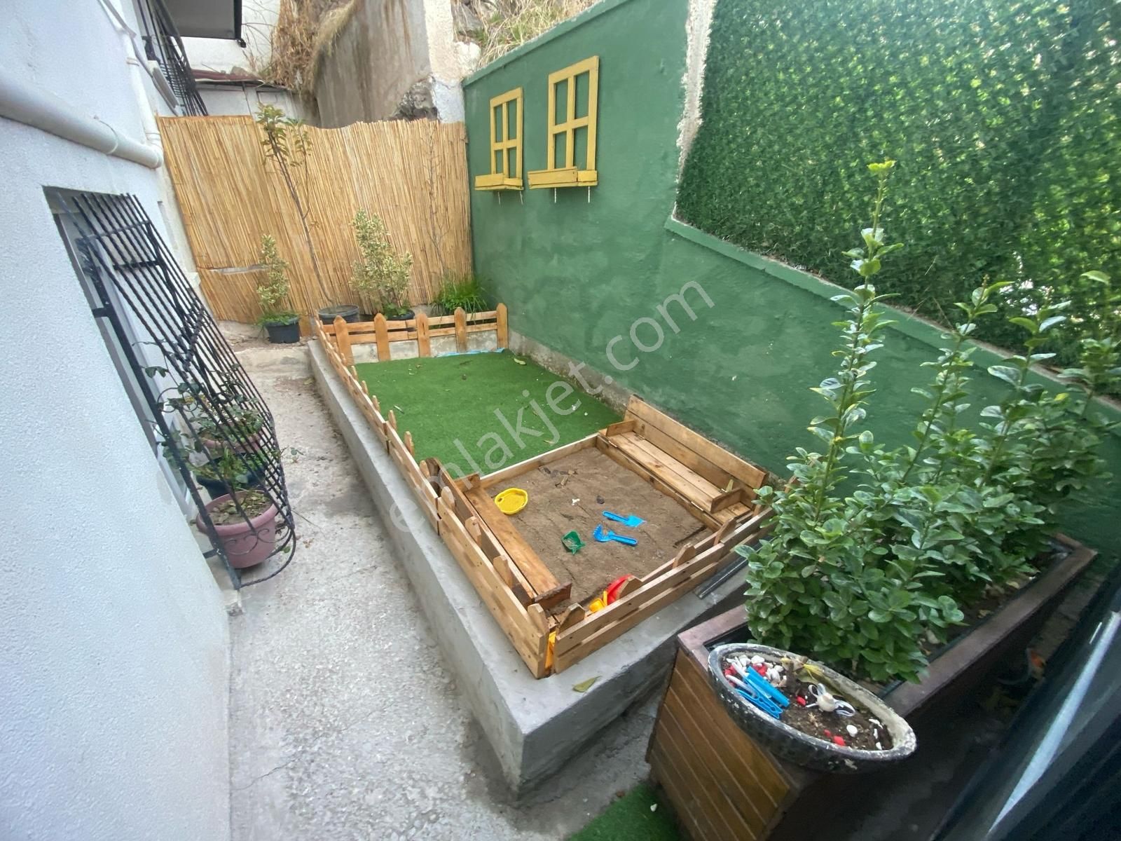 Fuat Çetin'den Ayvalı Merkez Yanı Yeni Bina 1.kat Kış Bahçeli - Görsel 10