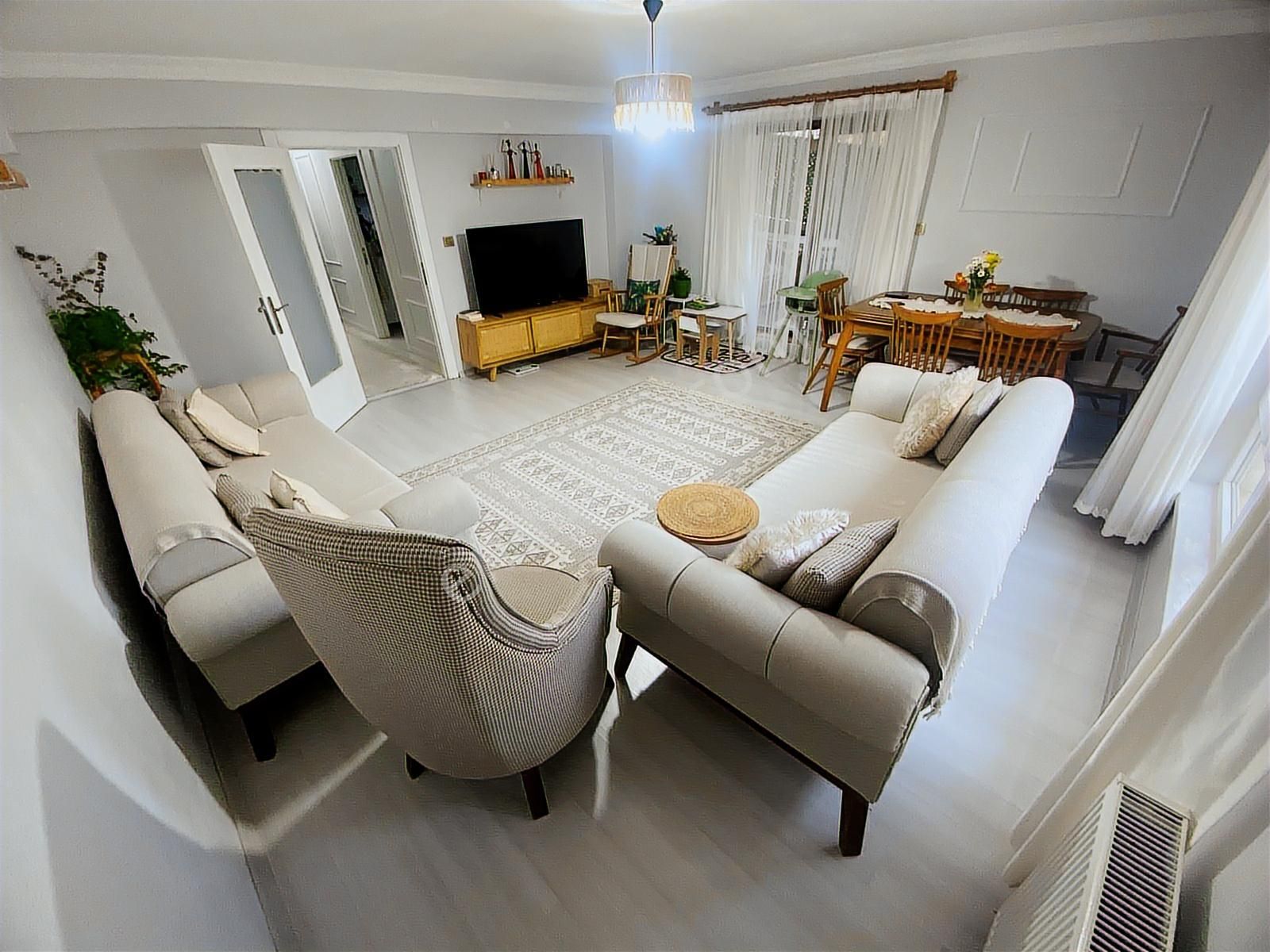 Fuat Çetin'den Ayvalı Merkez Yanı Yeni Bina 1.kat Kış Bahçeli