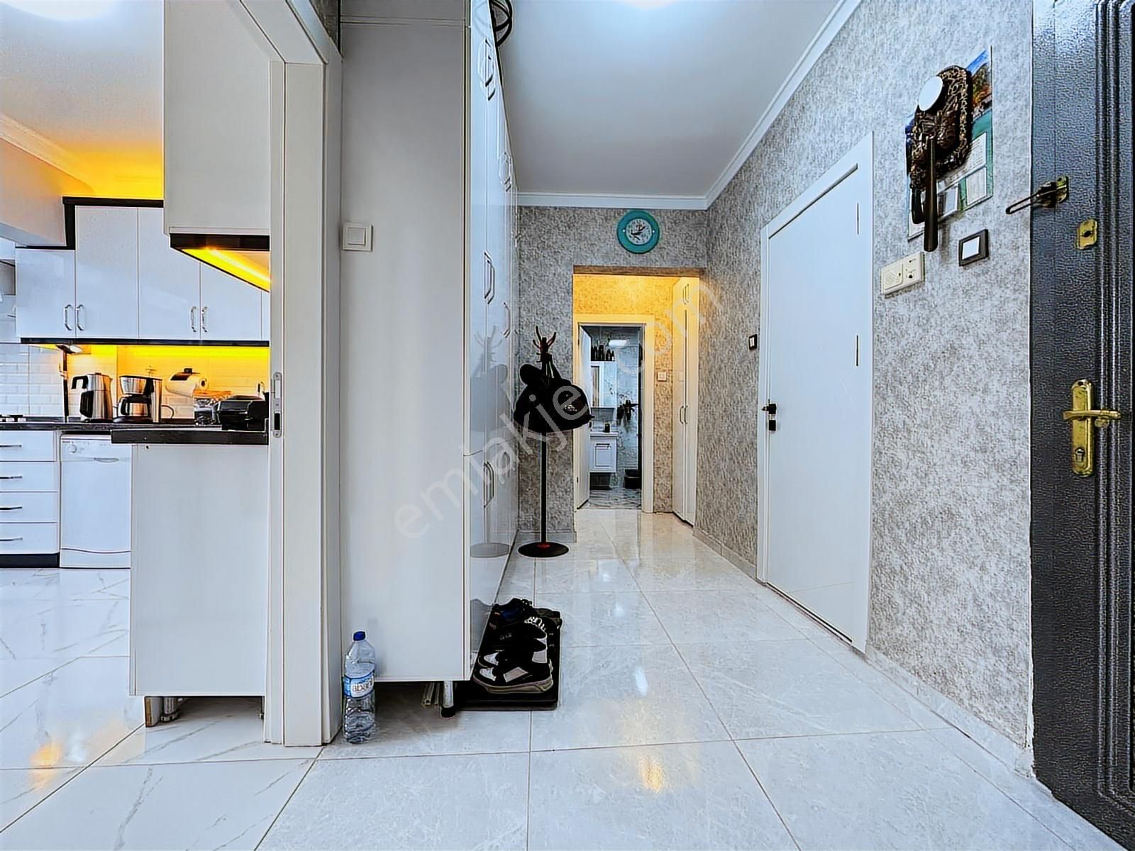 Fuat Çetin'den Manzaralı Lüx Yapılı Harika Konumda 3+1 - Görsel 18