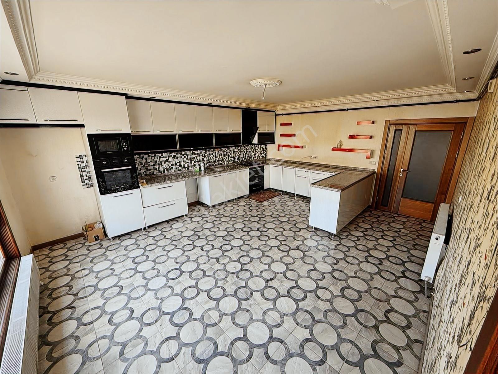 Fuat Çetin'den Yozgat Bul.üzeri Geniş Mutfak Asansör Manzaralı