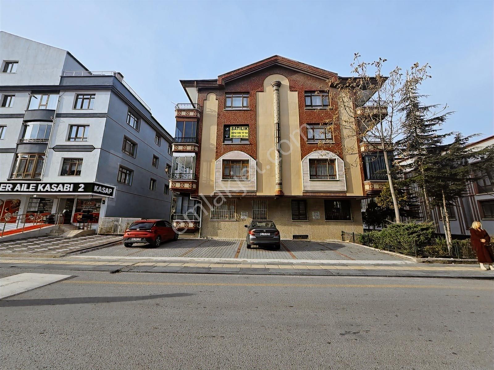 Fuat Çetin'den Ayvalı'da Genç Binada Cadde Cephe Fırsat 3+1 - Görsel 21