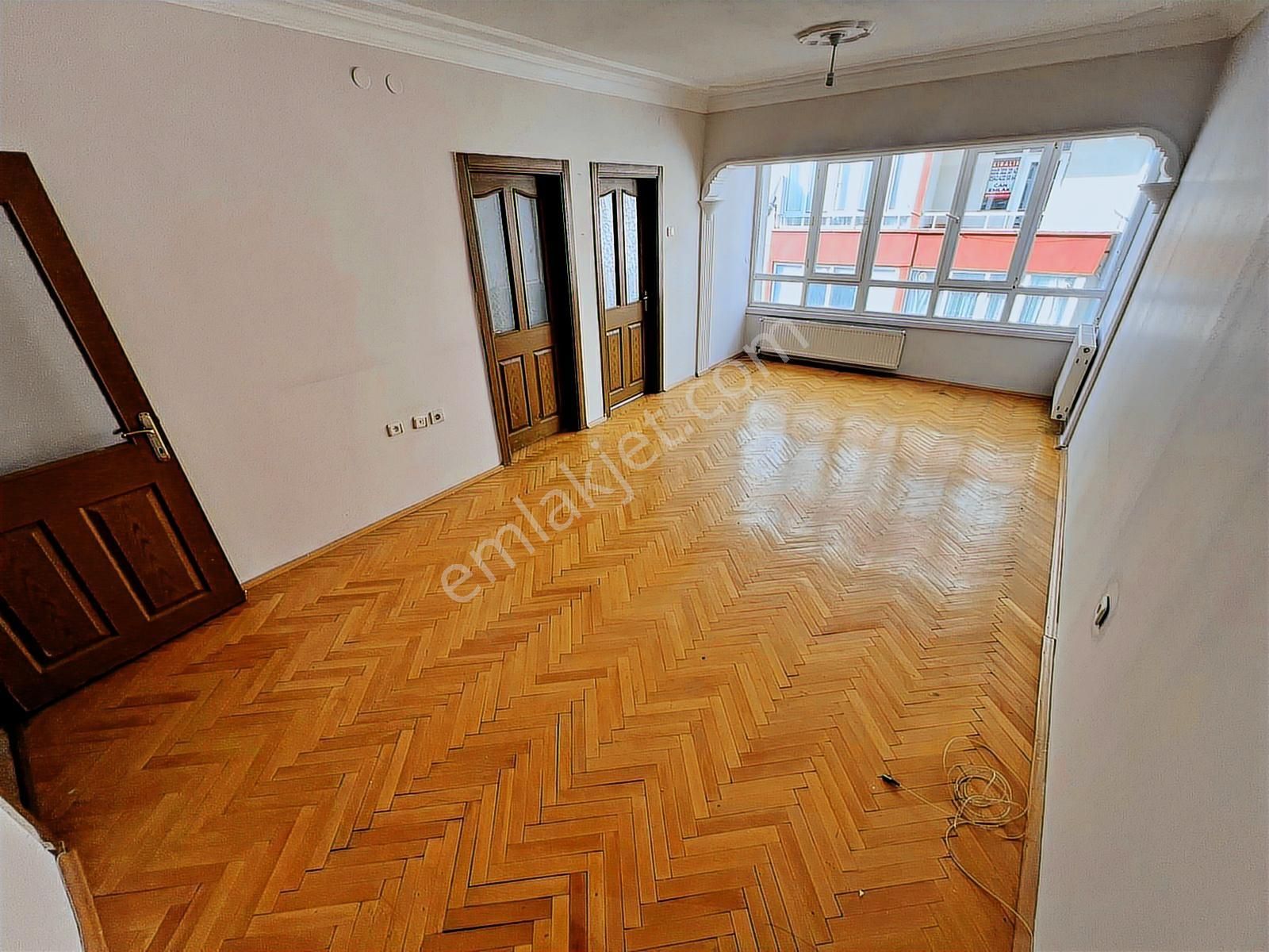 Fuat Çetin'den Etlik'in Kalbinde Cadde Üzeri Geniş Ferah 3+1