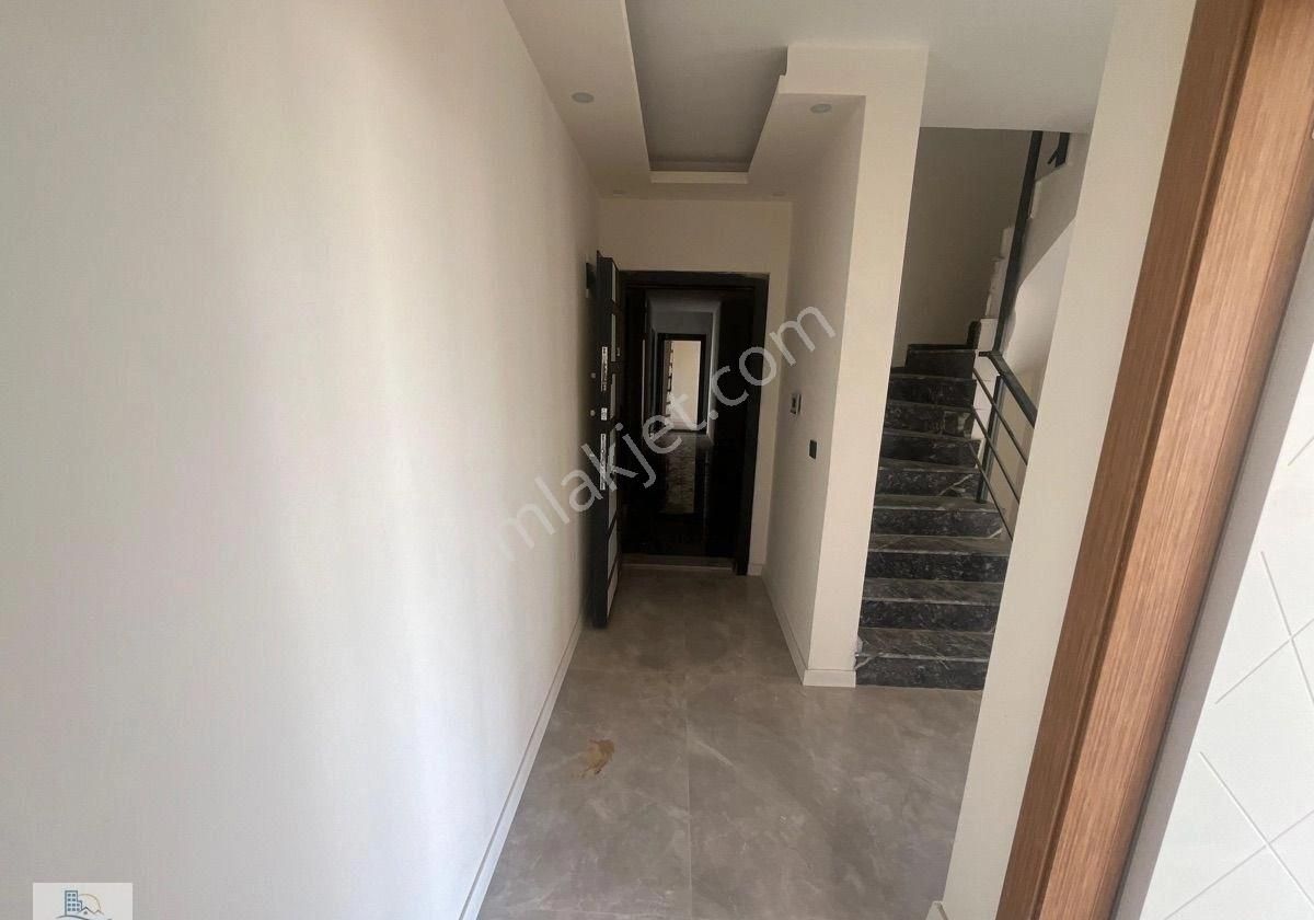 Didim Efeler Mahallesinde Havuzlu Site İçerisinde 3+1ayrı Mutfak Dubleks Daire - Görsel 17