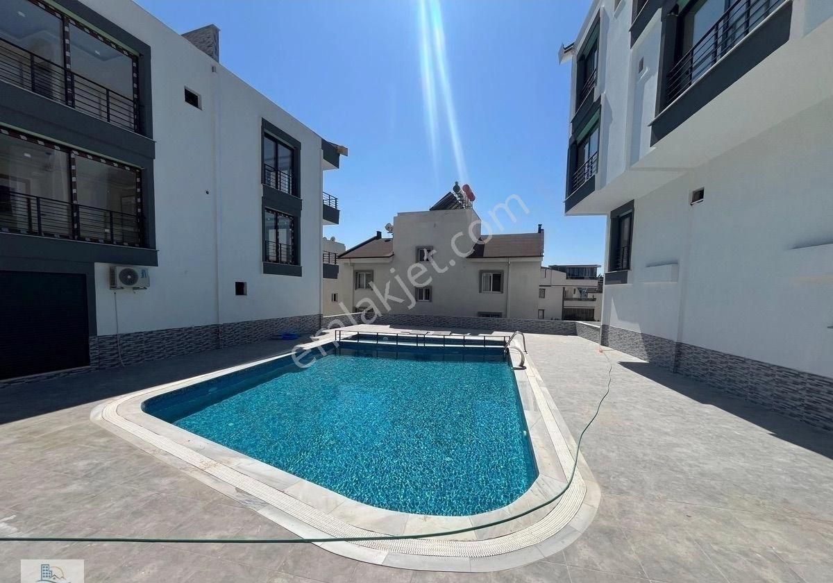 Didim Efeler Mahallesinde Havuzlu Site İçerisinde 3+1ayrı Mutfak Dubleks Daire - Görsel 14