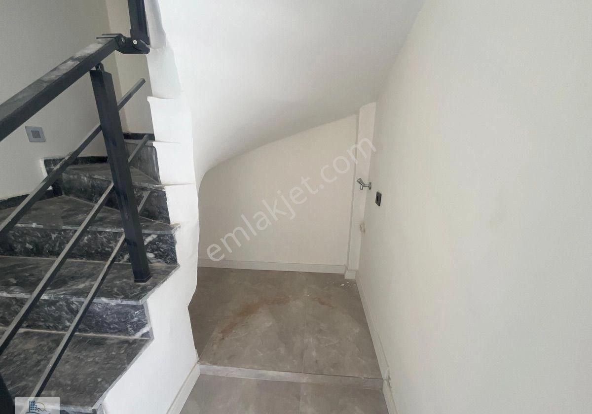 Didim Efeler Mahallesinde Havuzlu Site İçerisinde 3+1ayrı Mutfak Dubleks Daire - Görsel 3