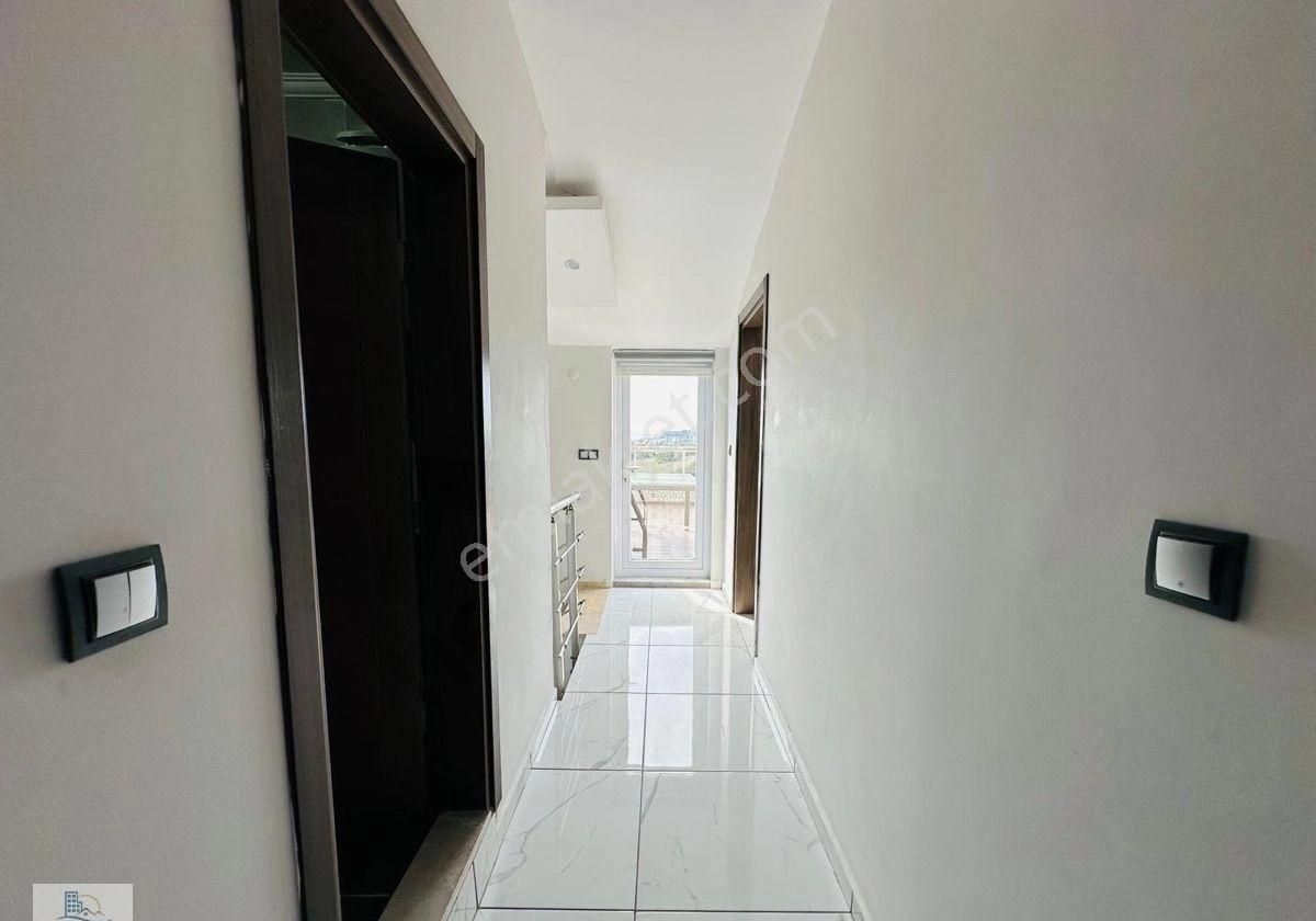 Didim Efeler Mahallesinde Köşe Konumlu Deniz Manzaralı Eşyalı 3+1 Dubleks Daire - Görsel 13