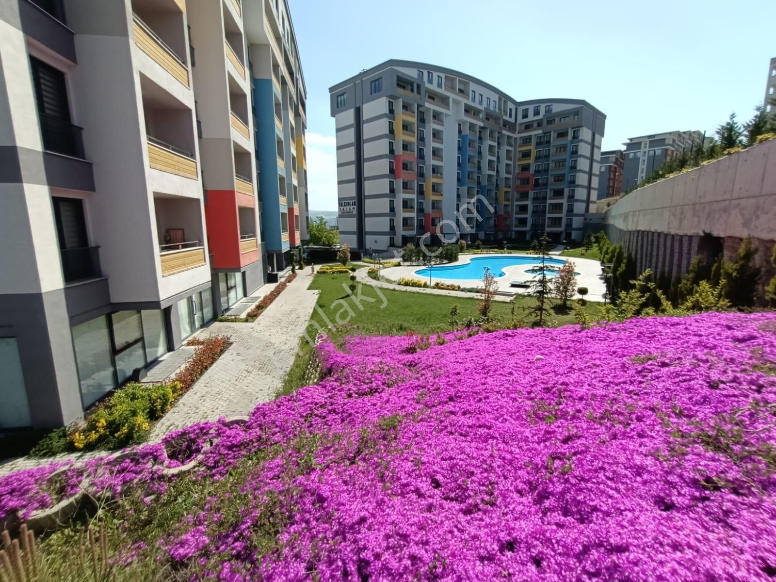Yaşam Gayrimenkulden Havuzlu Sitede Kiralık Eşyalı 1+1 Daire - Görsel 26