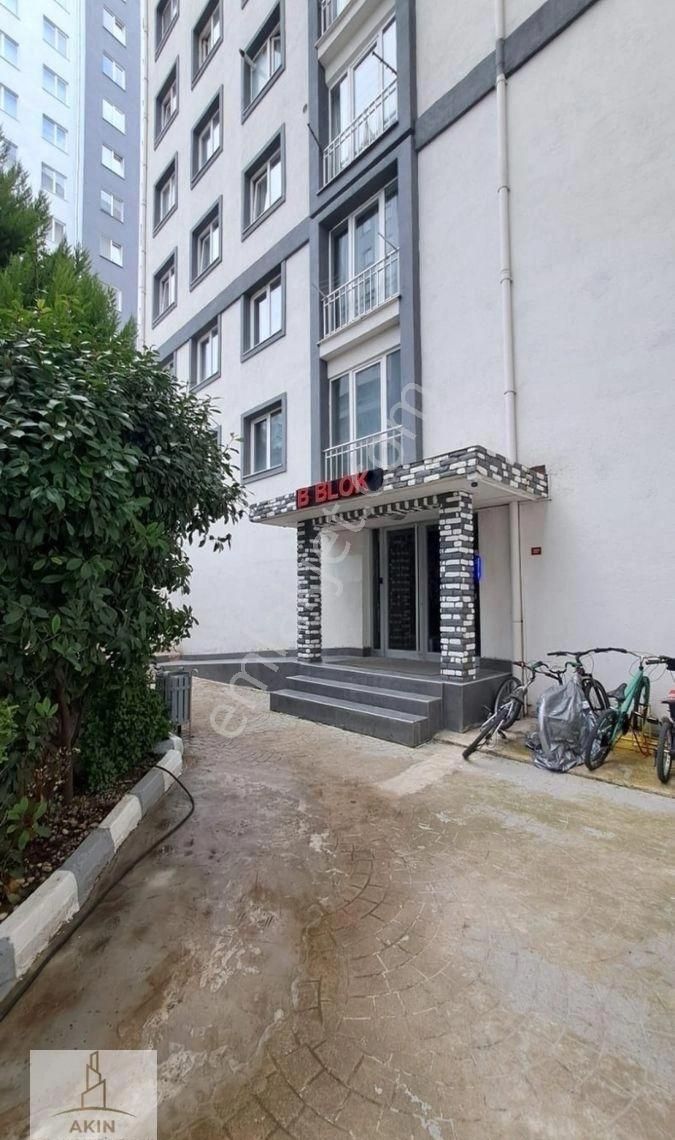 Esenyurt Barbaros Hayrettin Paşa'da Site İçinde, Eşyalı, Metrobüse Yakın 1+1 Kiralık Daire - Görsel 26