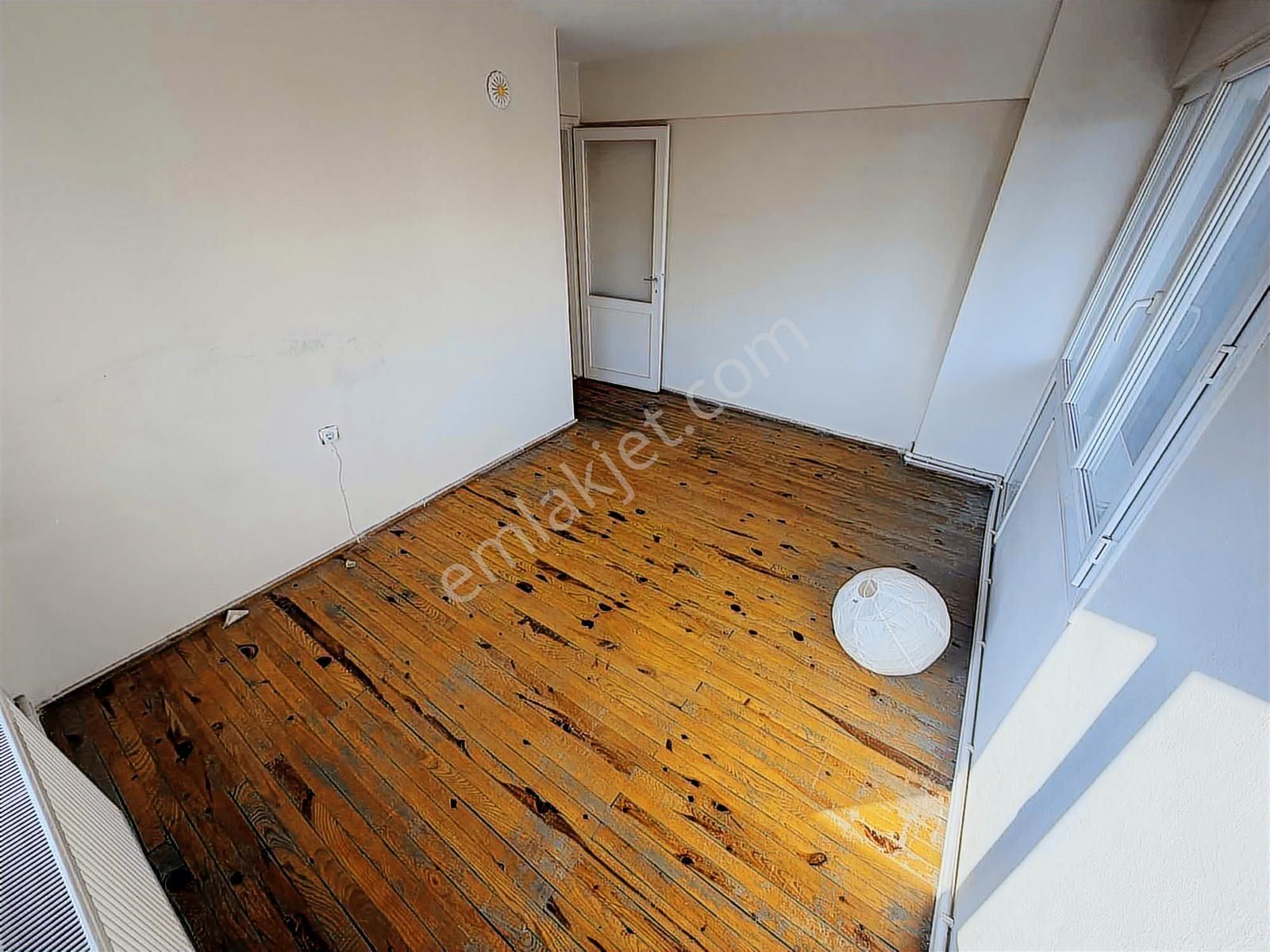 Bornova Gediz Caddesi Asansörlü Doğalgazlı 3+1 Daire - Görsel 26