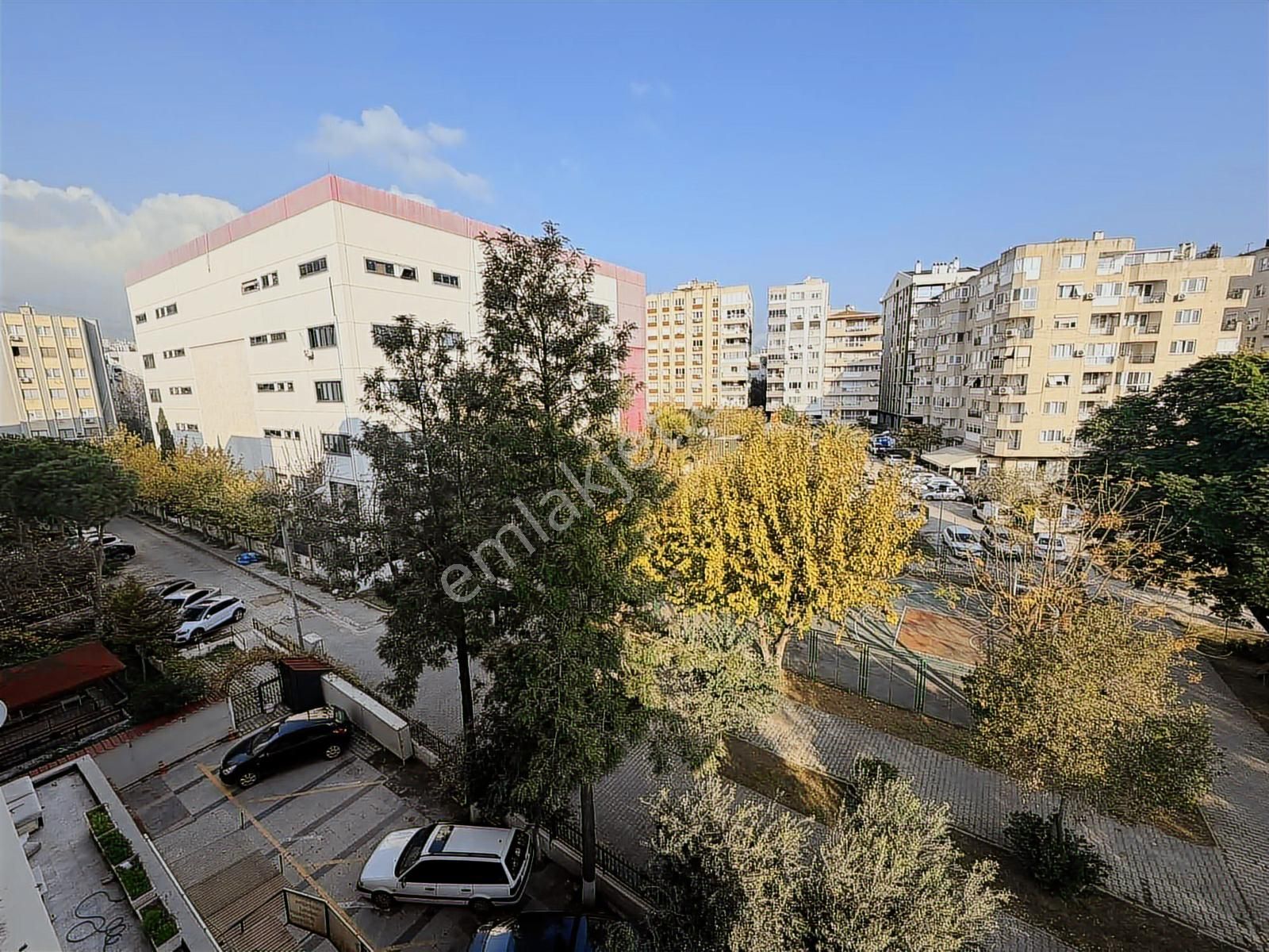 Bornova Gediz Caddesi Asansörlü Doğalgazlı 3+1 Daire - Görsel 21