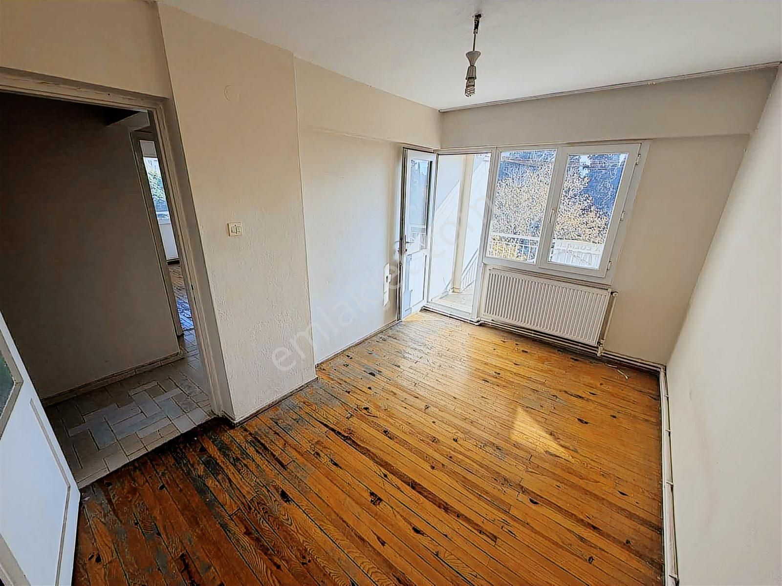 Bornova Gediz Caddesi Asansörlü Doğalgazlı 3+1 Daire - Görsel 19