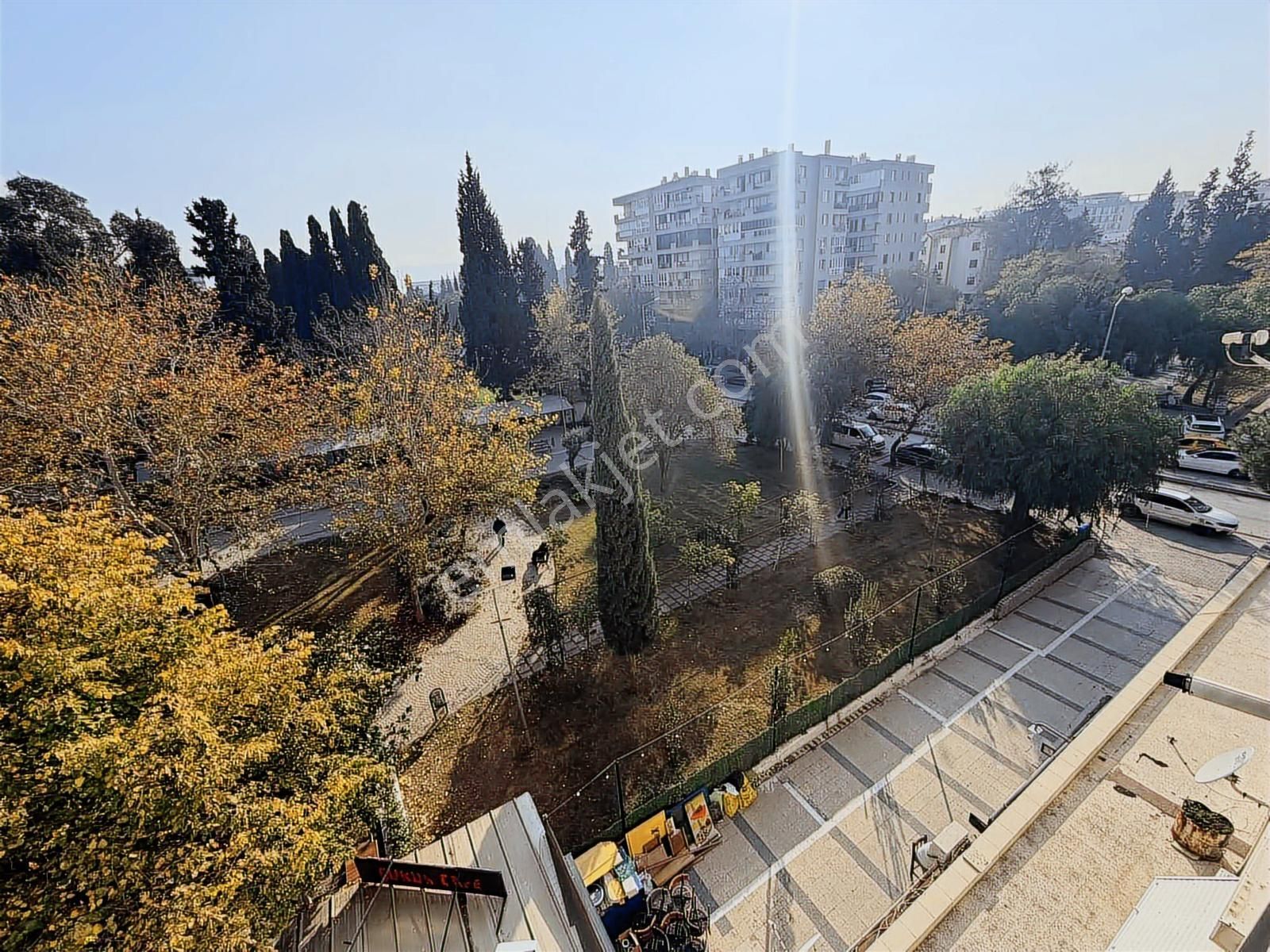 Bornova Gediz Caddesi Asansörlü Doğalgazlı 3+1 Daire - Görsel 35