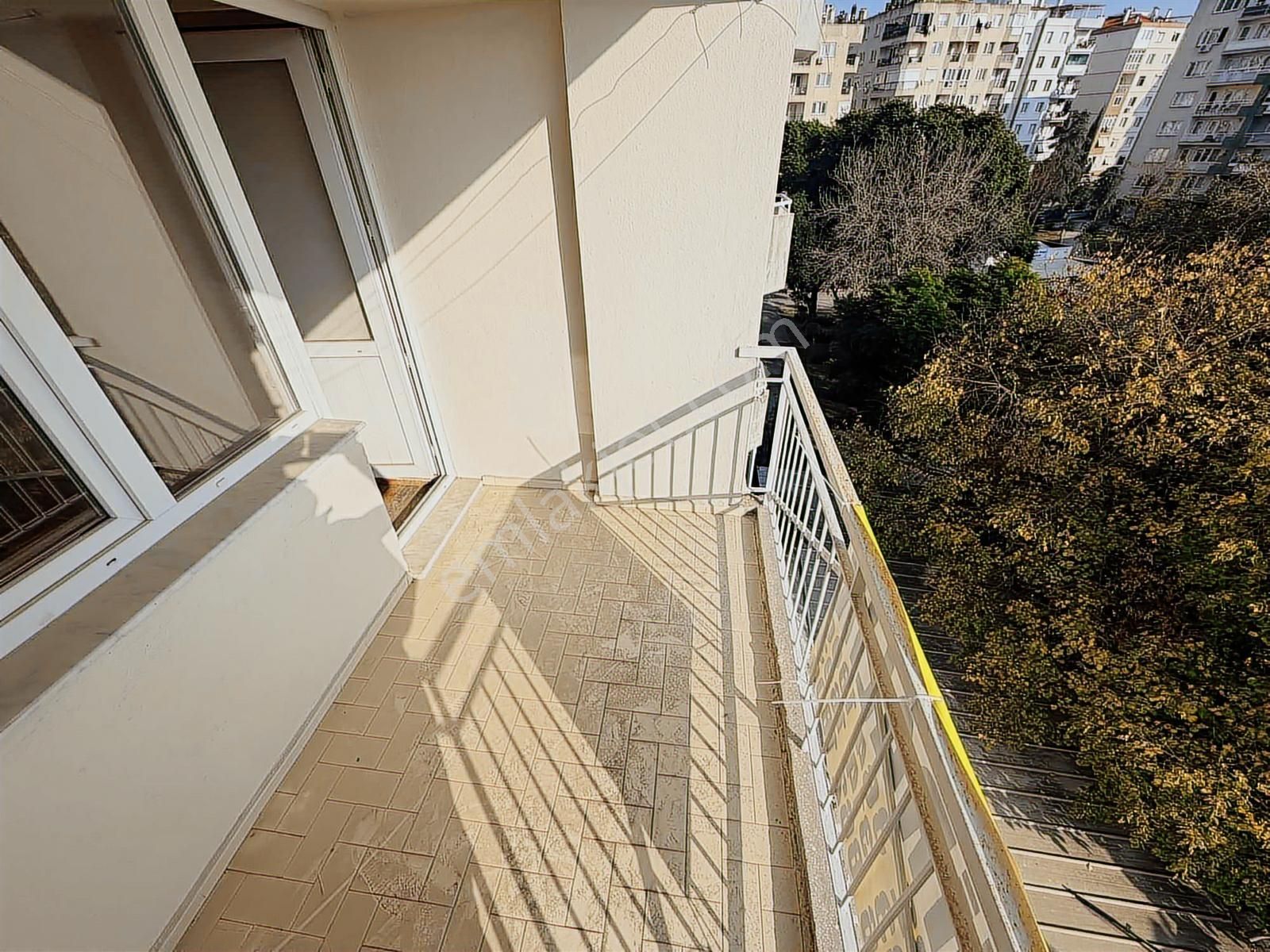 Bornova Gediz Caddesi Asansörlü Doğalgazlı 3+1 Daire - Görsel 33
