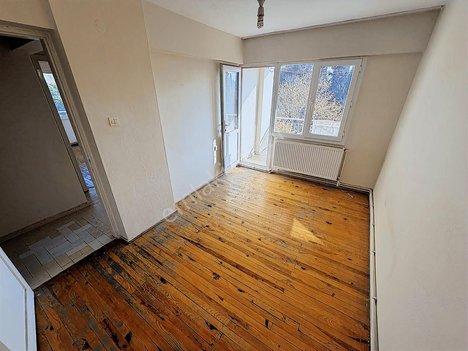 Bornova Gediz Caddesi Asansörlü Doğalgazlı 3+1 Daire - Görsel 30