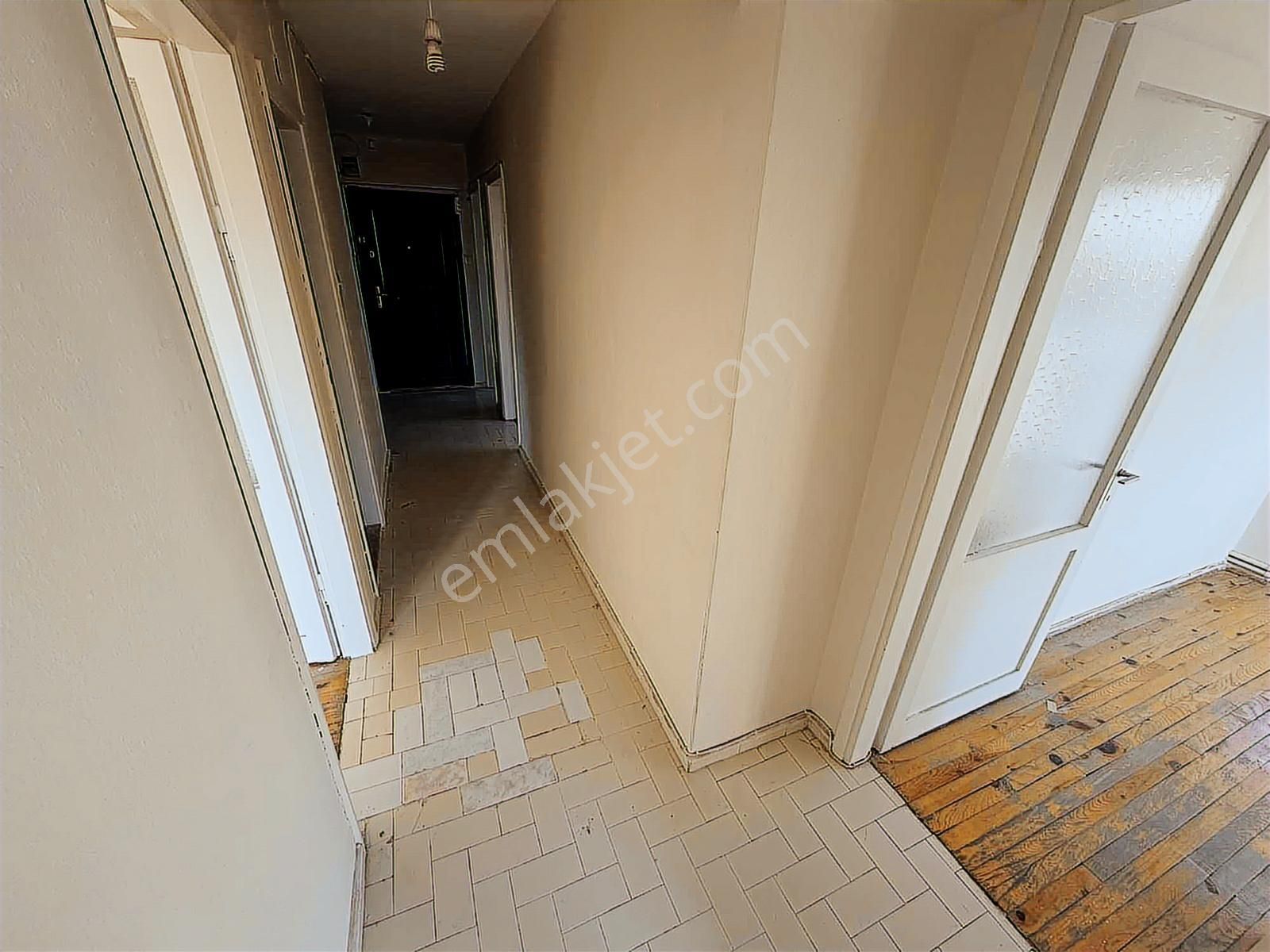 Bornova Gediz Caddesi Asansörlü Doğalgazlı 3+1 Daire - Görsel 28