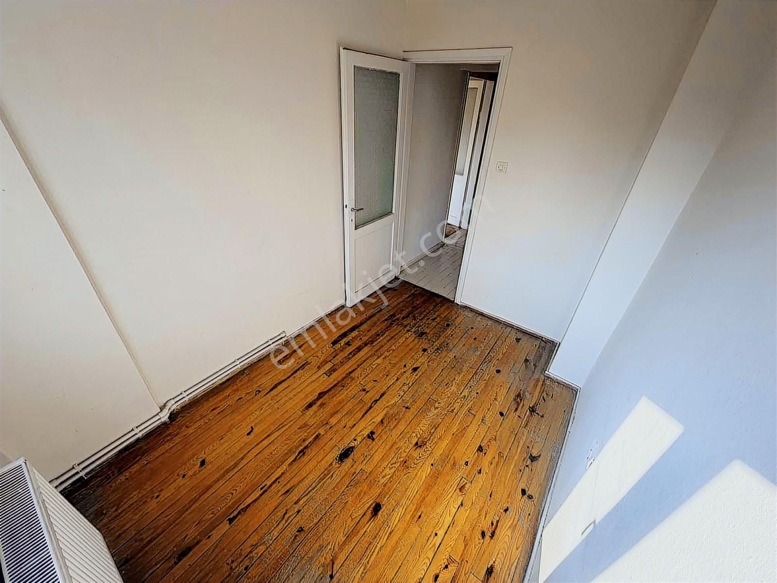 Bornova Gediz Caddesi Asansörlü Doğalgazlı 3+1 Daire - Görsel 34