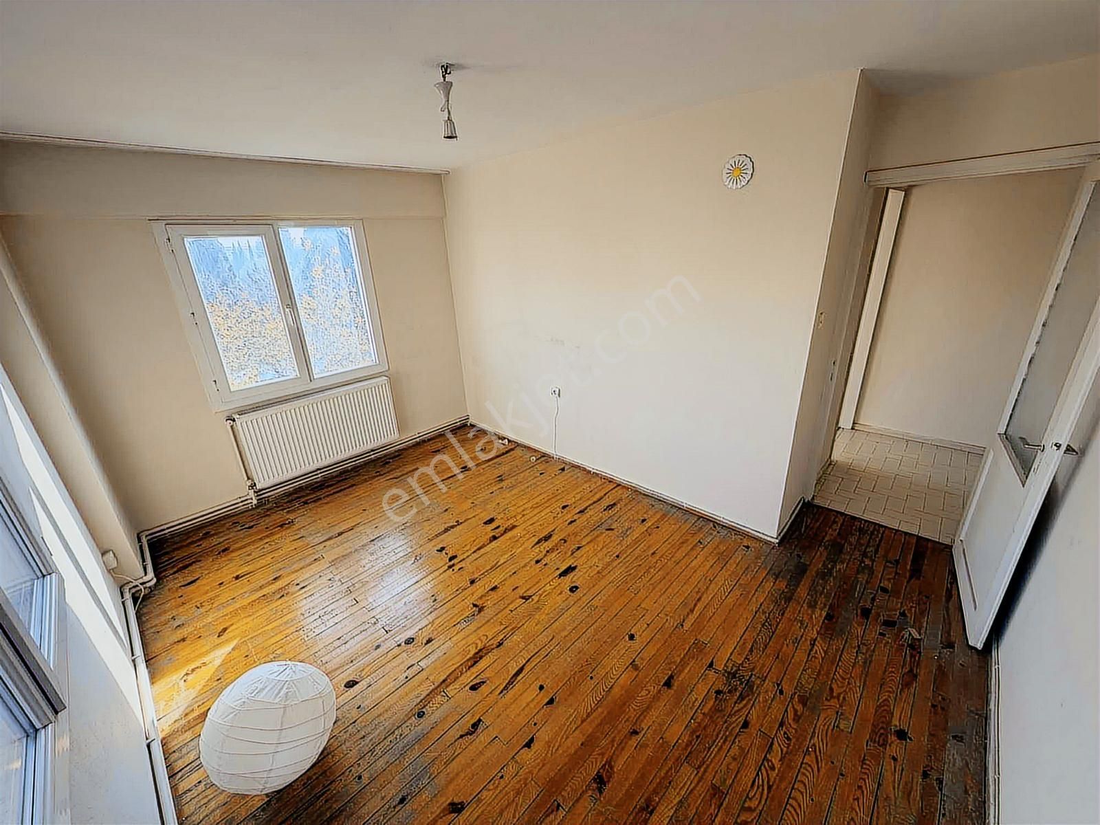 Bornova Gediz Caddesi Asansörlü Doğalgazlı 3+1 Daire - Görsel 27
