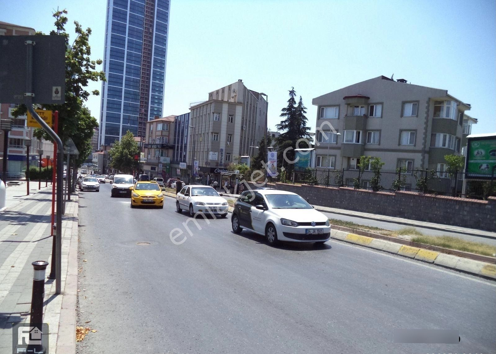 F-l Emlak Emaar Avm Libadiye Dsi Yakını 1+1 Çatı Teraslı Eşyalı - Görsel 3